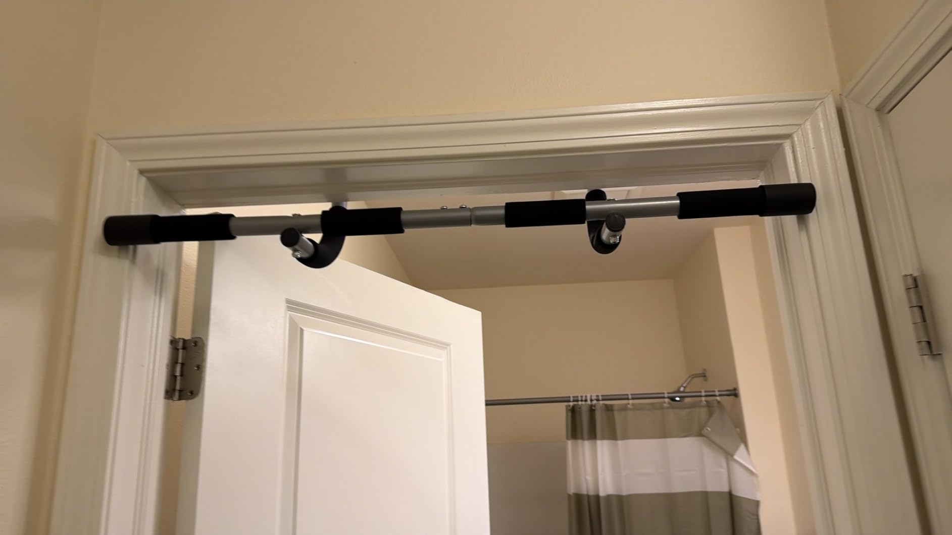 TOPOKO Pull Up Bar for Doorway, Heavy Duty Chin Up Station for Home Gym, Multi-Grip or Adjustable Door Frame Exercise Equipment for Upper Body Strength Training customer photo 1
