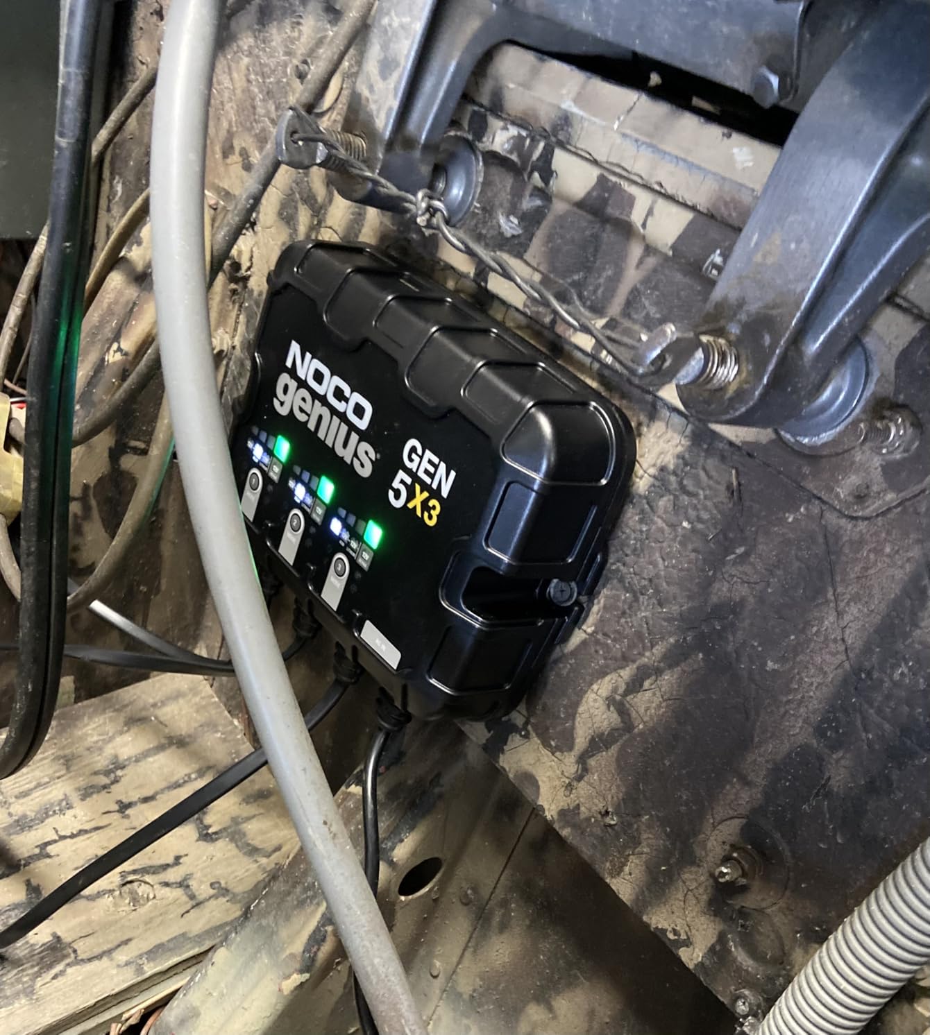 NOCO Genius GEN5X3: 3-Bank, 15A Onboard Battery Charger - 5A Per Bank, 12V Waterproof Marine Charger with Overcharge Protection & Temperature Compensation customer photo 2