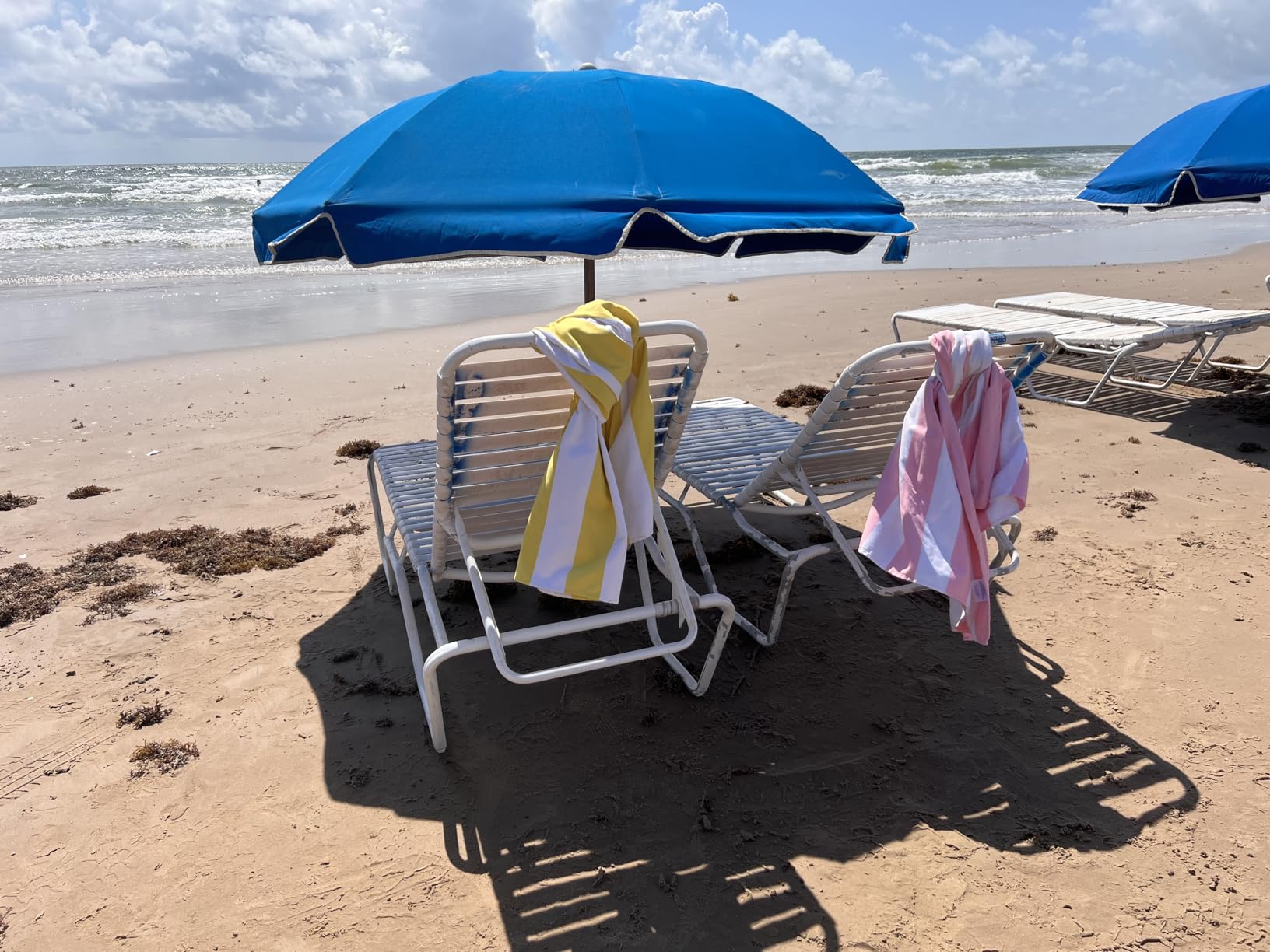 Dock & Bay Beach Towel - Quick Dry, Sand Free - Compact, Lightweight - 100% Recycled customer photo 1