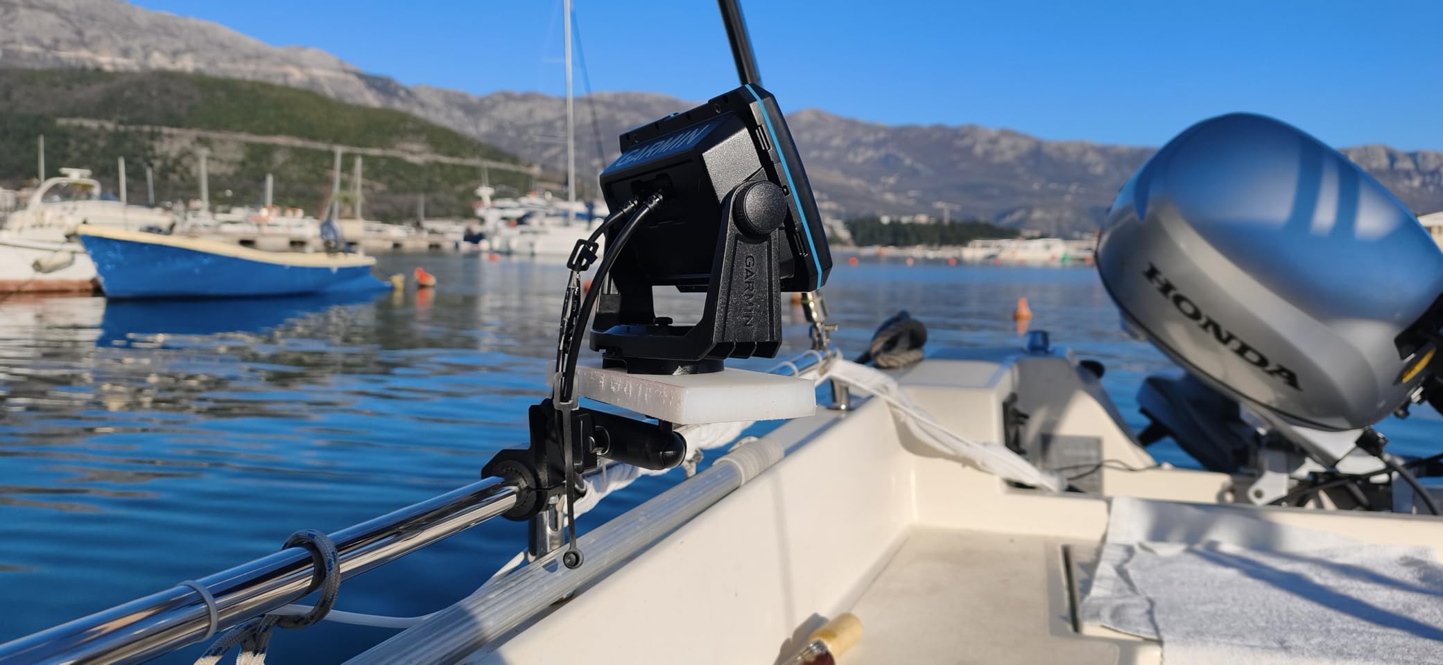 Garmin Striker Vivid 5cv, Easy-to-Use 5-inch Color Fishfinder and Sonar Transducer customer photo 1