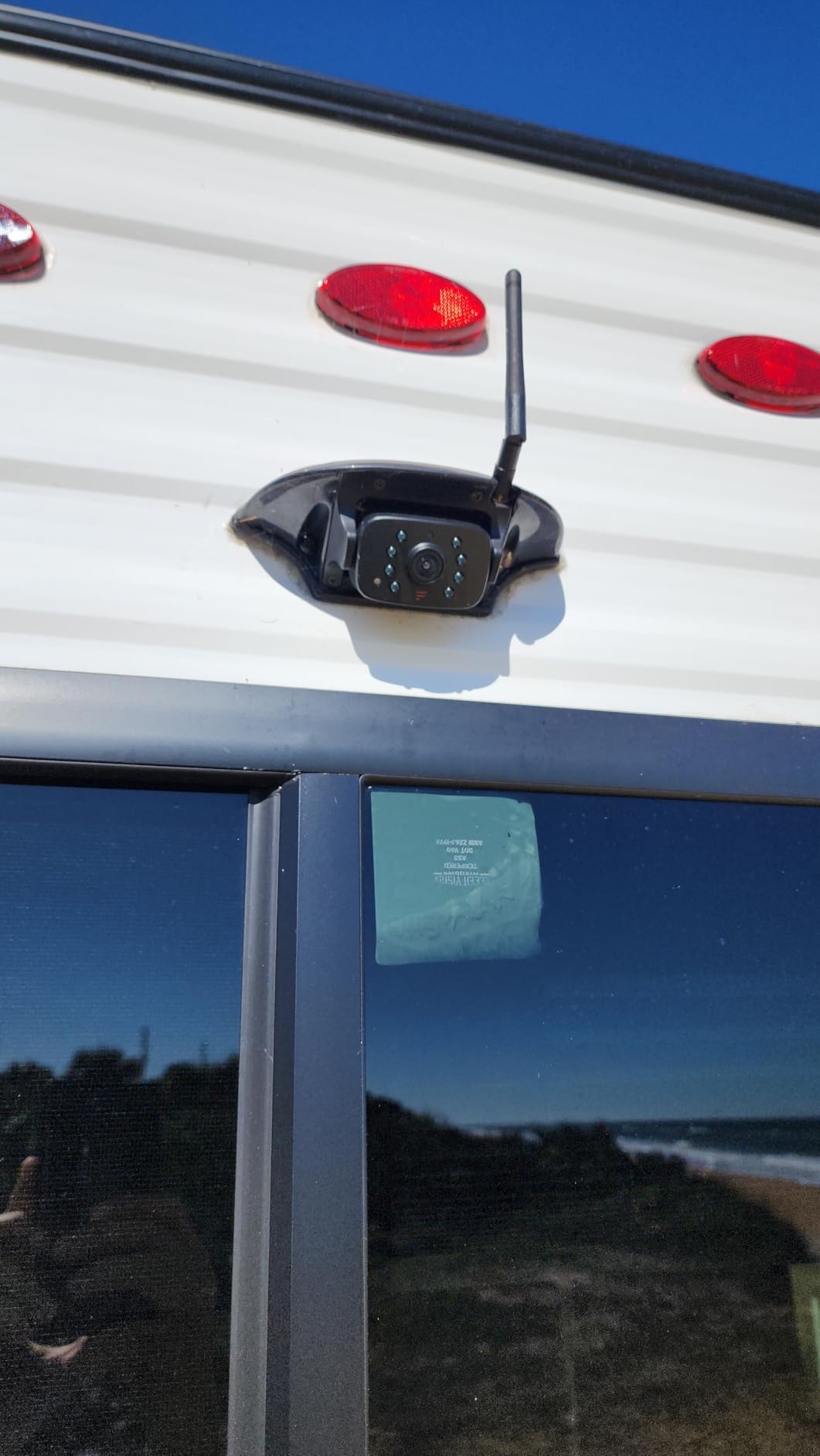 Furrion Vision S 3-Camera Wireless RV Backup System with 5-Inch Monitor, 1 Rear Sharkfin, 2 Side Running Light Cameras, Infrared Night Vision, Wide-Angle View, Hi-Res, IP65 Waterproof - FOS05TAEN customer photo 2