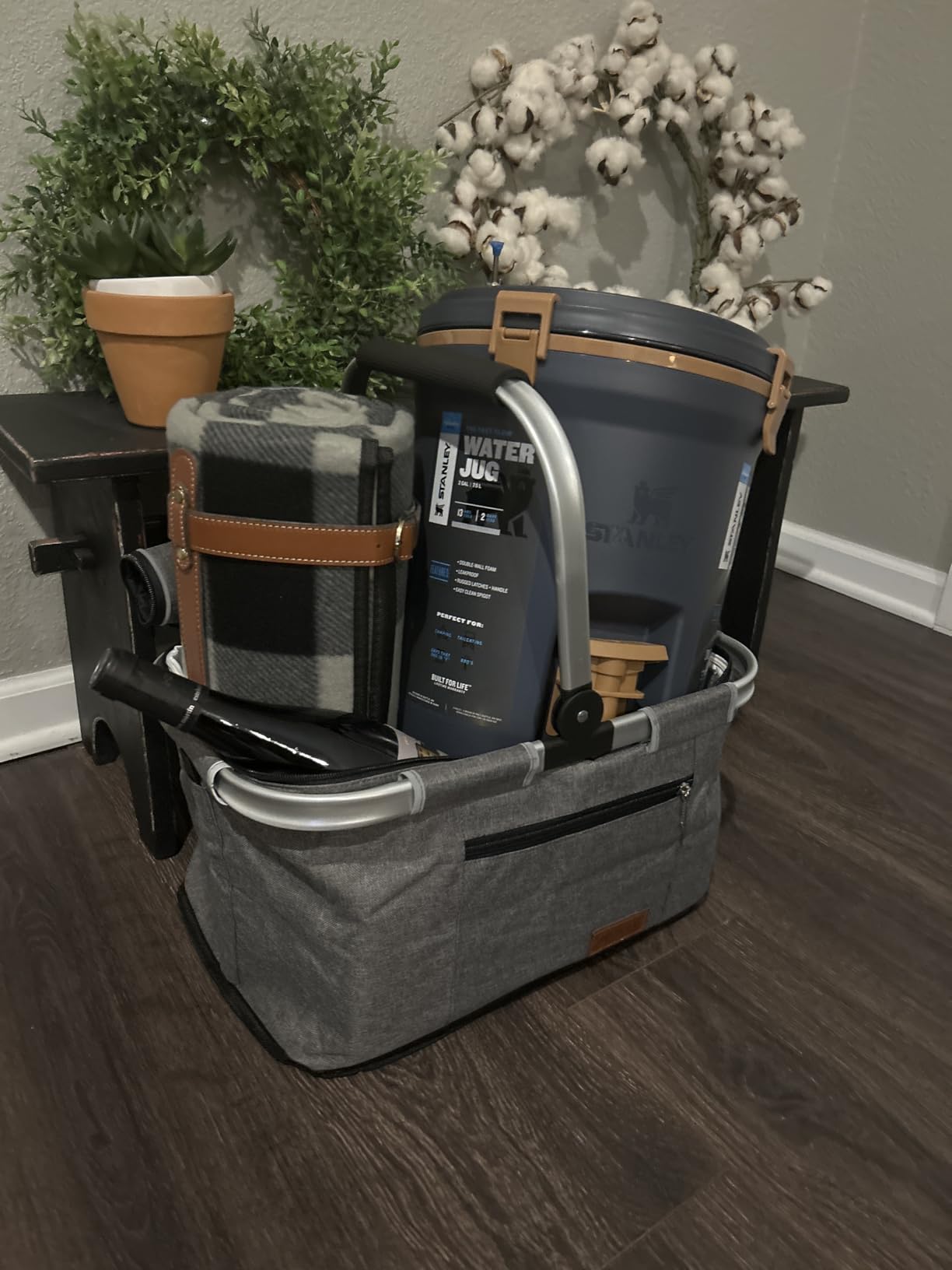 LIQING 35L Large Picnic Basket 2 Layers of Internal Pockets Leak-Proof and Insulated, Folding with Internal Support for enhanced Stability, Wedding Gifts for Couple (Black) customer photo 2