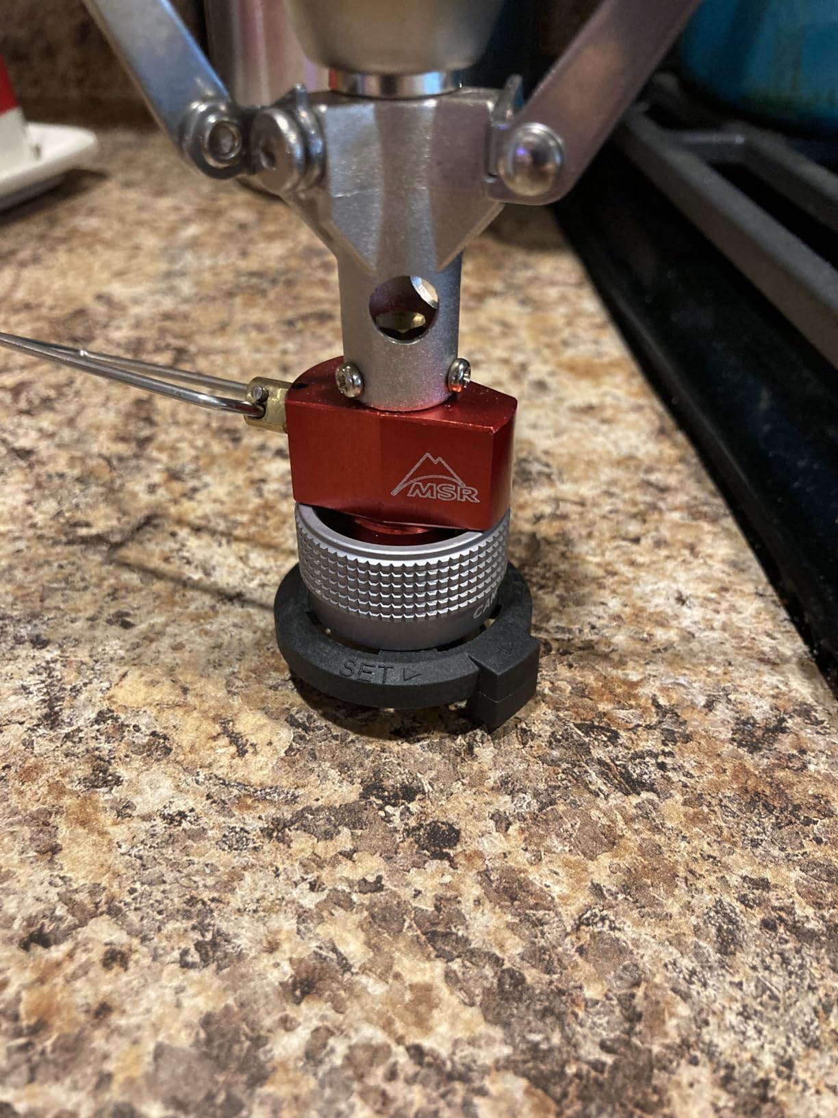CAMPINGMOON Camping Grill Gas Stove Adapter (Vertical Type), Input: Butane Canister, Output: EN417 Lindal Valve Z11 customer photo 1