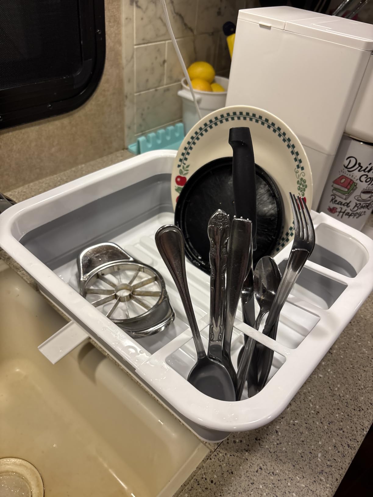 THANSTAR Collapsible Dish Drying Rack Portable Dinnerware Drainer Organizer for Kitchen RV Campers Travel Trailer Space Saving Kitchen Storage Tray customer photo 2