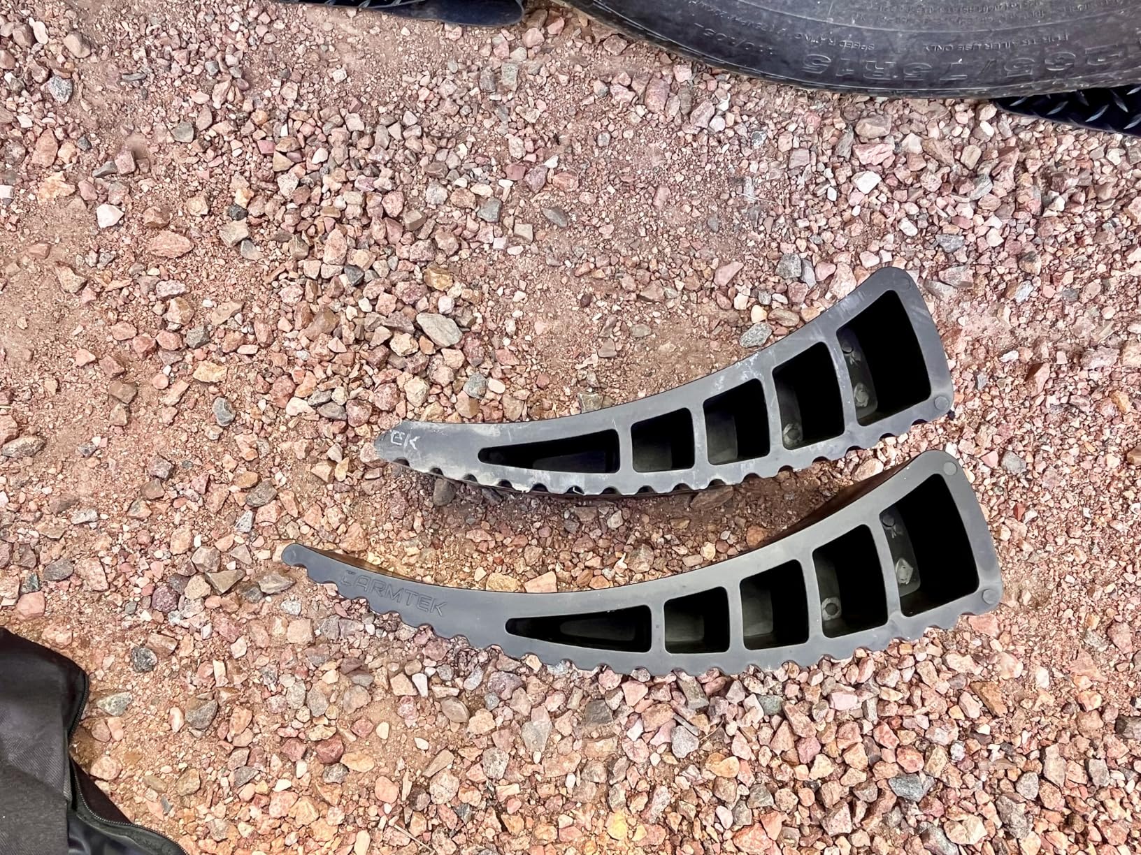 CARMTEK Camper Leveler Premium Kit - Curved RV Levelers with Camper Wheel Chocks, Rubber Mats and Carry Bag customer photo 2