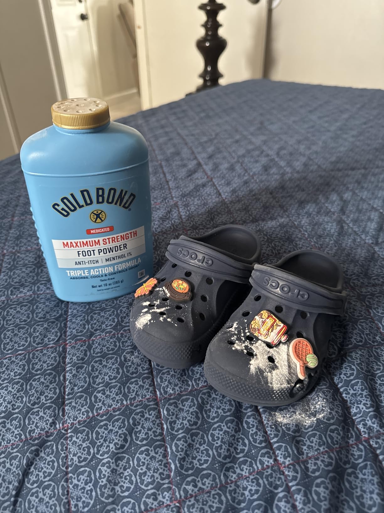 Gold Bond Medicated Foot Powder, Talc Free, 10 oz, Odor Control | Menthol 1% for feet Itch relief, foot powder for sweaty feet, talc free powder, cooling sensation, daily use customer photo 2