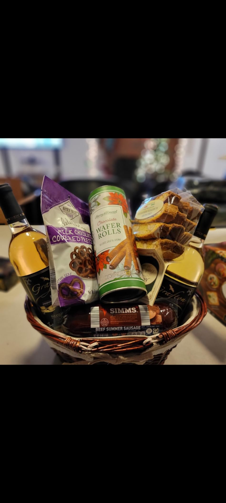 Dicunoy Wicker Basket with Handle, Picnic Basket with Liner, Willow Organizer for Fruit, Candy, Wine, Gathering, Wedding customer photo 2