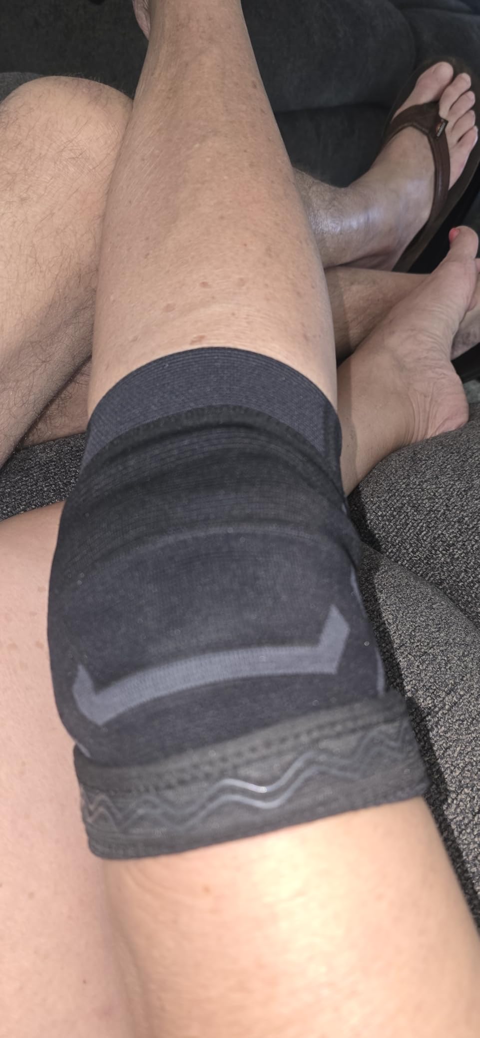 Bodyprox Knee Compression Sleeve for Men and Women (2 Pack), Knee Support Brace for Running and Work out (Medium) customer photo 1