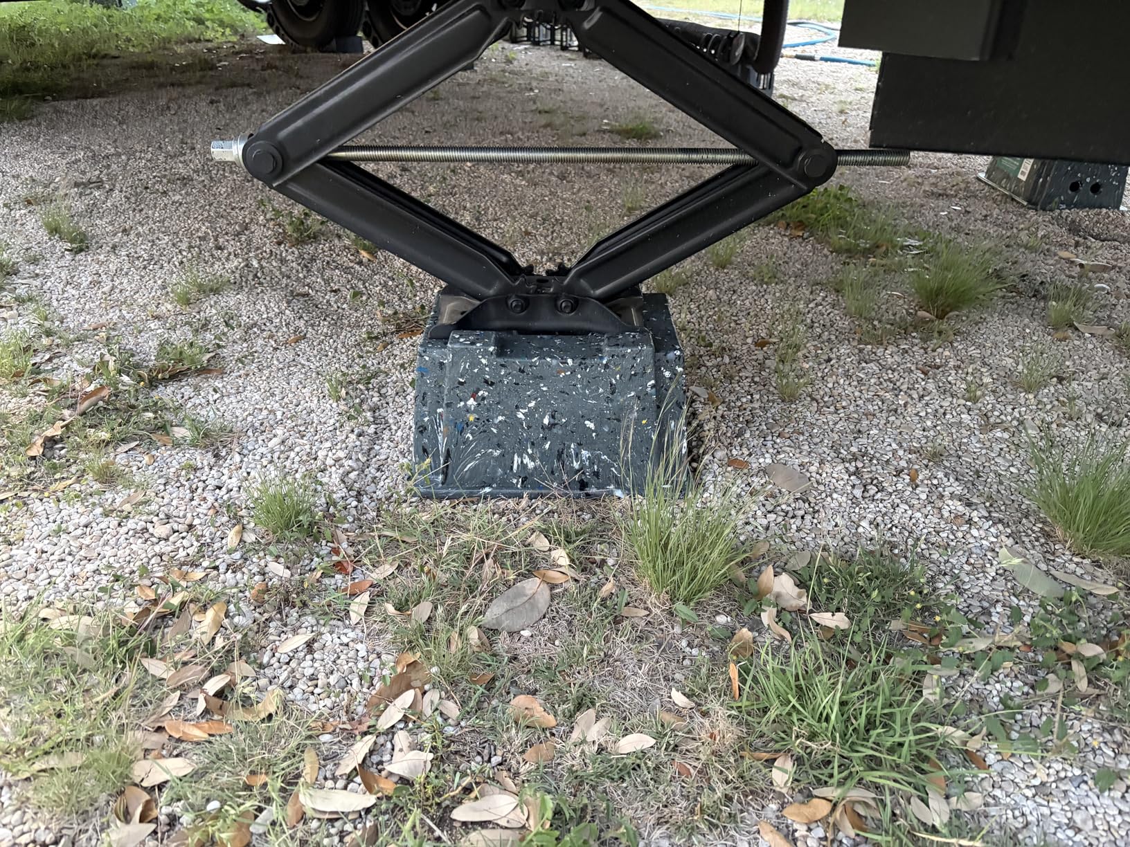 OX BLOX Heavy Duty Trailer Jack Block - 10,000 lb Capacity - Made in USA - RV Leveling Blocks & Stabilizer Pads, 100% Recycled Plastic customer photo 1