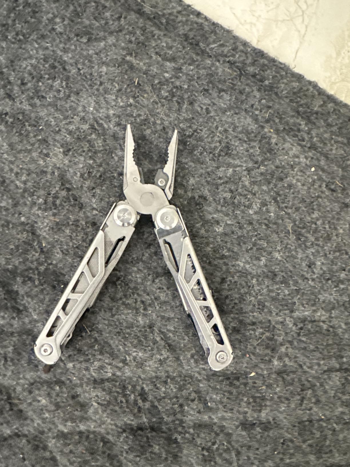 PERWIN Multitool, 17-in-1 Stainless Steel Multi Tool Pliers with Self-Locking, Pocket Knife, Nylon Sheath, Professional (EDC) Multi-Tool for Survival, Camping and Hunting, Hiking, Gifts for Men customer photo 1