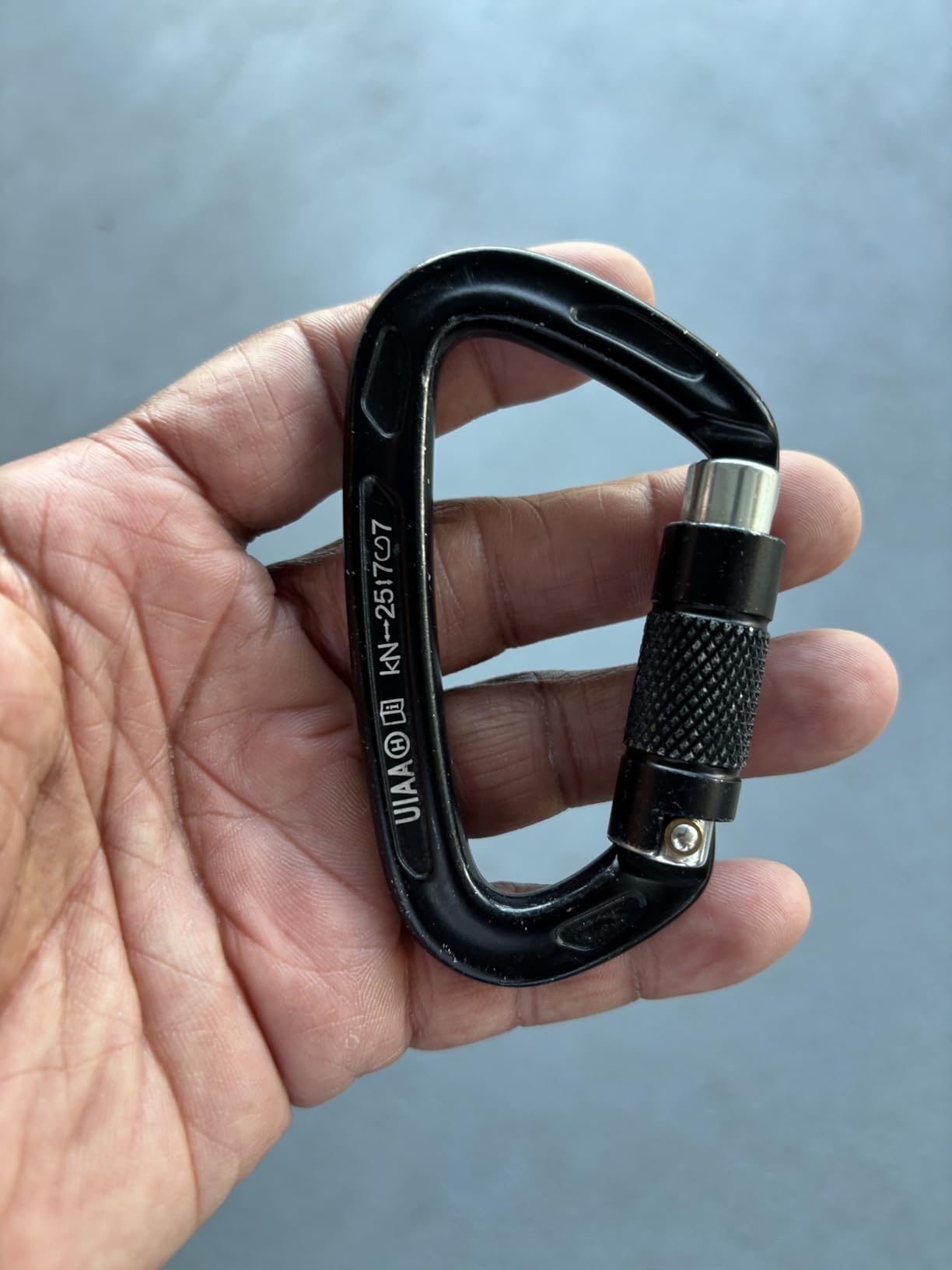 BEIFENG 25KN Auto Locking Carabiner - UIAA Certified Heavy Duty Climbing Carabiners for Rock Climbing, Camping, Rappelling, Hunting, Rescue Equipment customer photo 2