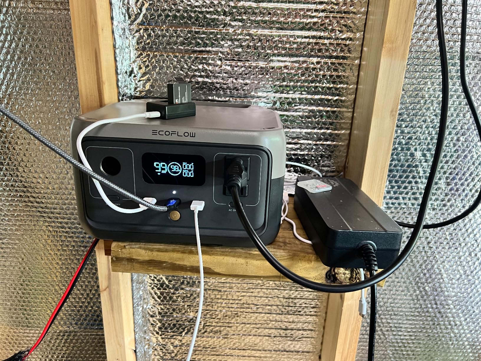 EF ECOFLOW Portable Power Station RIVER 2, 256Wh LiFePO4 Battery/ 1 Hour Fast Charging, 2 Up to 600W AC Outlets, Solar Generator (Solar Panel Optional) for Outdoor Camping/RVs/Home Use customer photo 1