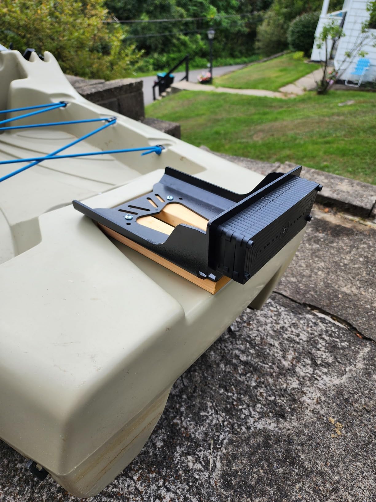 NyVoozy Transom Trolling Motor Mount for Kayaks, Trolling Motor Mount for Clamp-on Electric Trolling Motors customer photo 1