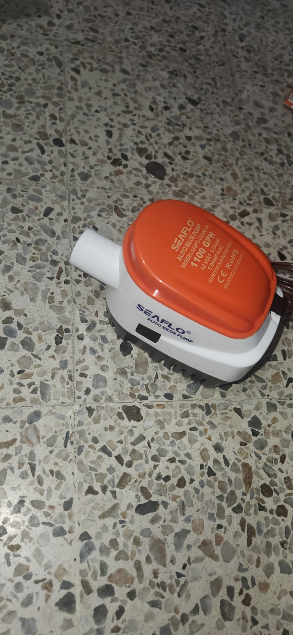 SEAFLO 06 Series Automatic Submersible Bilge Pump - 1100 GPH, 12V, 1-1/8