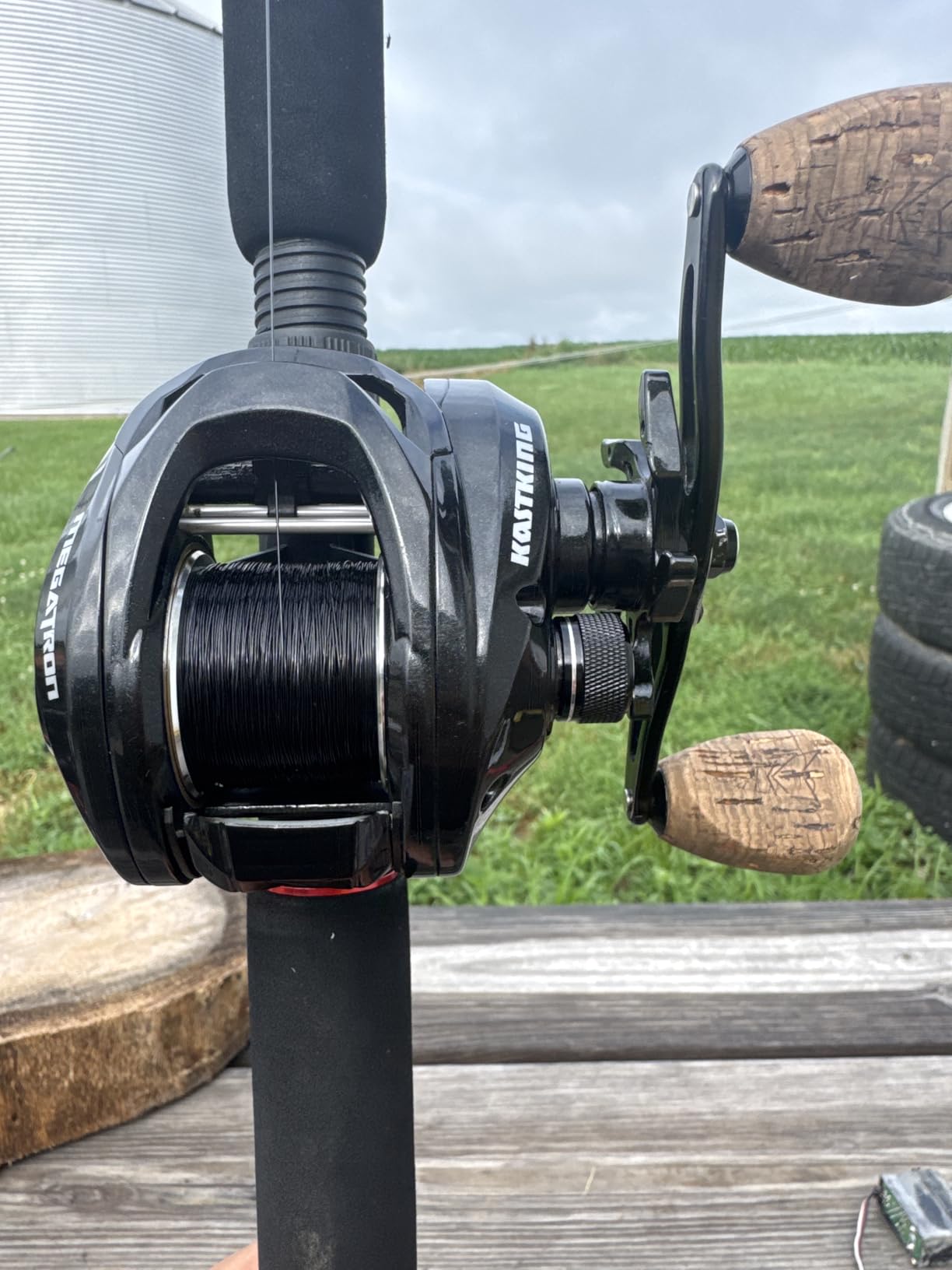 KastKing MegaTron Baitcasting Reels, High Capacity or High Speed Low Profile Casting Reel, 7+1 Double Shielded Stainless Steel BB, 8-Button Magnetic Brakes, Powerful Drag, Freshwater & Inshore Fishing customer photo 1