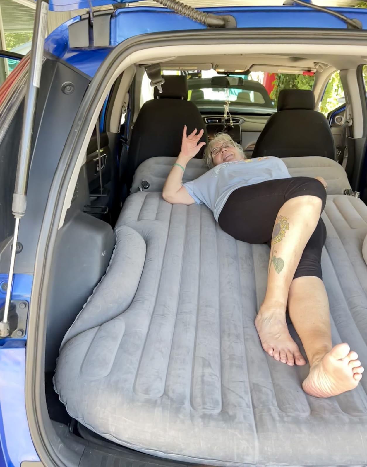 KMZ SUV Air Mattress Double-Sided Flocking Bed with Pump & 2 Pillows Beige | Thickened Inflatable Camping Bed for SUV Trunk & Rear Seat, Coffee & Beige Color, Ideal for Travel & Camping customer photo 1