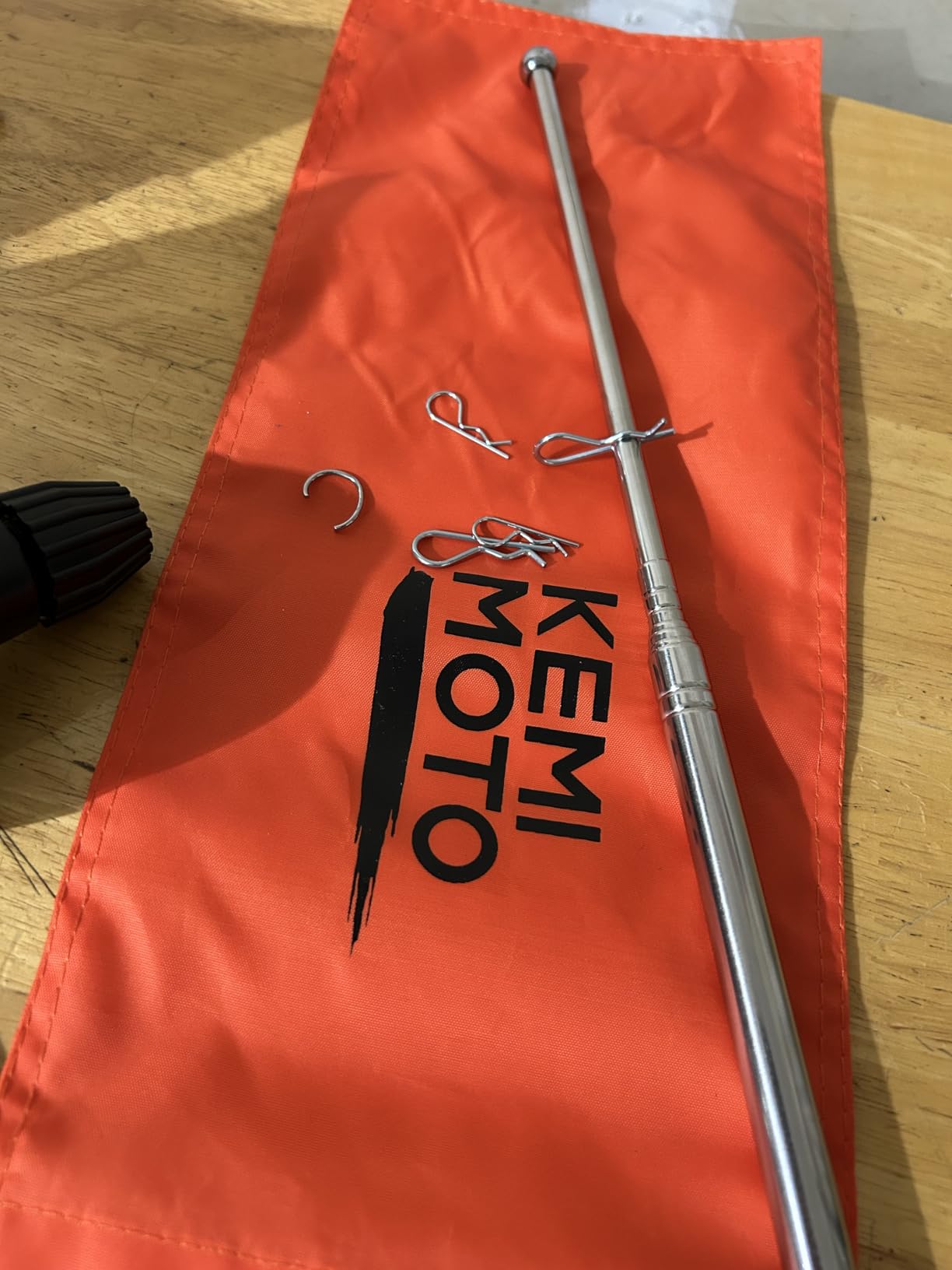 KEMIMOTO 4ft Kayak Safety Flag with Pole, 16.5''x5.9'' High-Visibility Large Kayak Flag with Storage Bag, Boat Safety Flag with Screws/Track Mount Base for Canoe, Boat Accessories customer photo 1