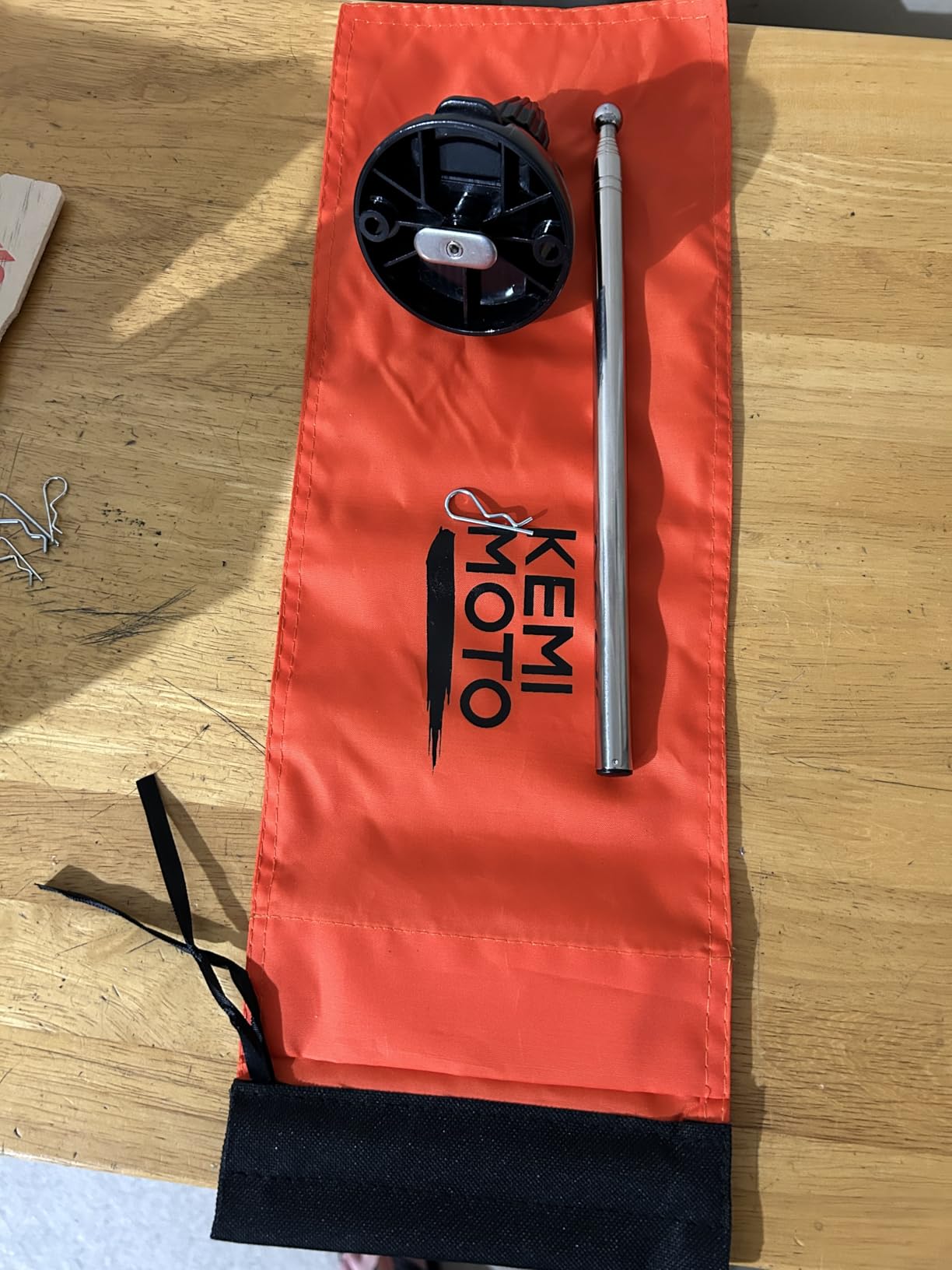 KEMIMOTO 4ft Kayak Safety Flag with Pole, 16.5''x5.9'' High-Visibility Large Kayak Flag with Storage Bag, Boat Safety Flag with Screws/Track Mount Base for Canoe, Boat Accessories customer photo 2