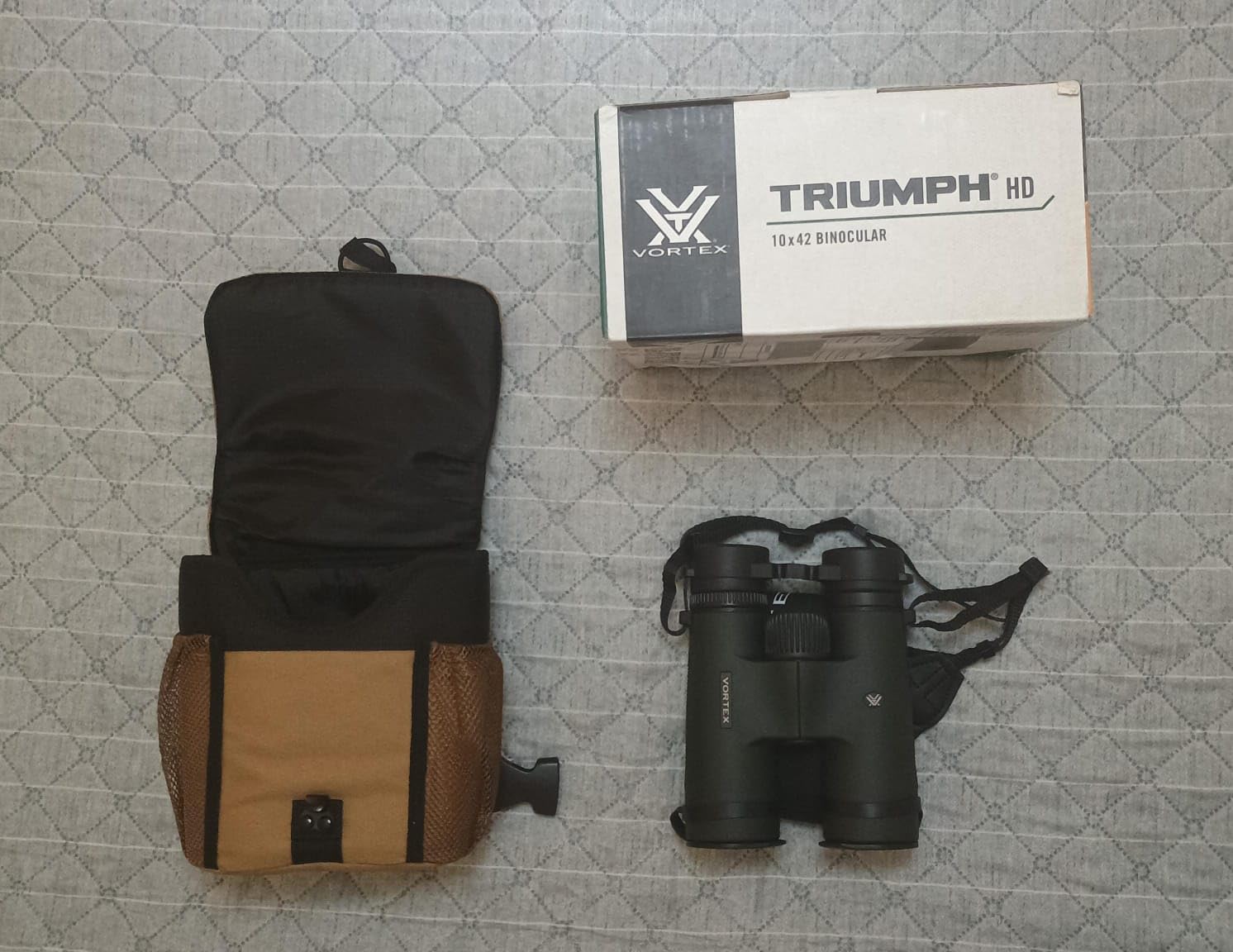 Vortex Triumph HD 10x42 Binoculars | HD Optics, Tripod Adaptable, Waterproof, Fogproof, Shockproof, Included Glasspak Harness customer photo 1