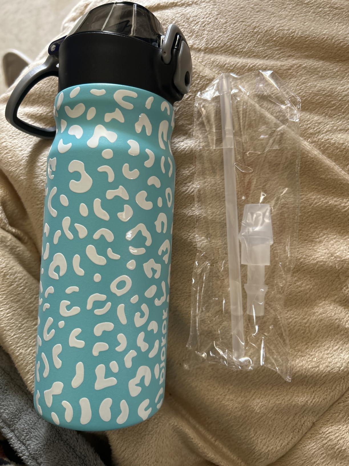BJPKPK 18 oz Water Bottle with Straw & Handle, Insulated Stainless Flask customer photo 2