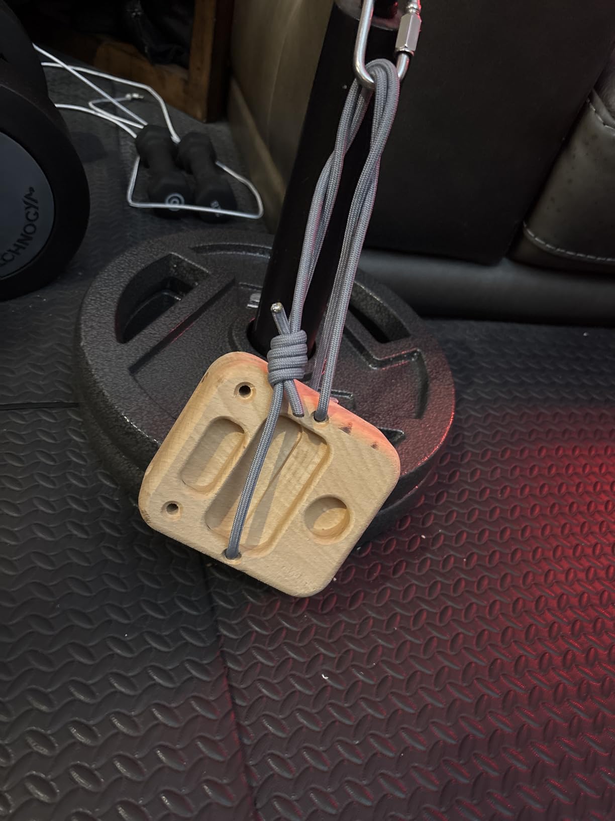 Portable Hangboard for Rock Climbing Holds,Fingerboard Trainer for Hand Grip Strengthener,Pinch Block Grip,Home Gym Fitness Workout Equipment -Hard Wood customer photo 2