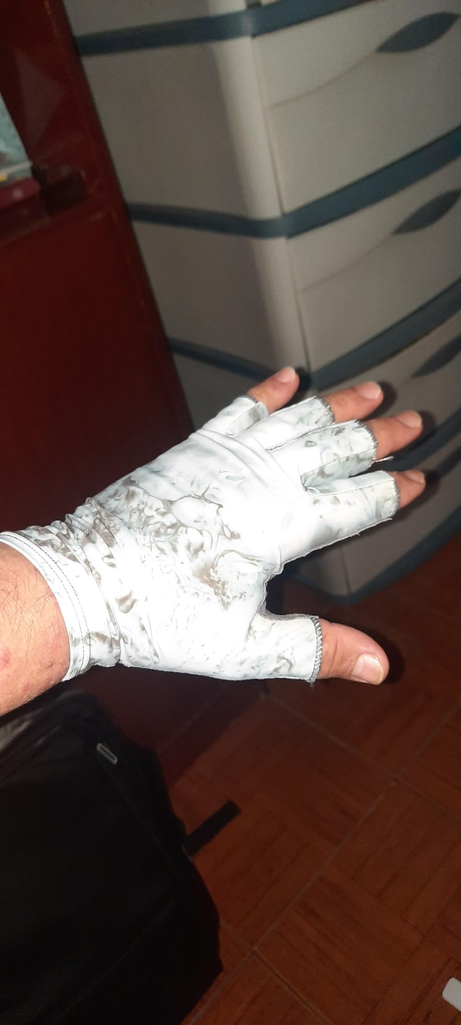 SUJAYU Fishing Gloves - Men & Women's UV Protection Sailing, Kayak, Paddling & Rowing Gloves customer photo 1