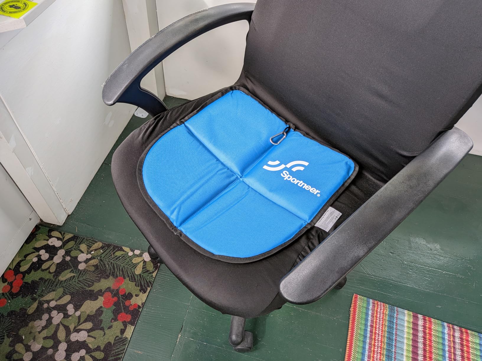 Sportneer Sitting Pad, 0.13lbs Lightweight Waterproof Folding Seat Pad for Backpacking, 15.75'' x 15.75'' Portable Camping Seat Mat customer photo 1