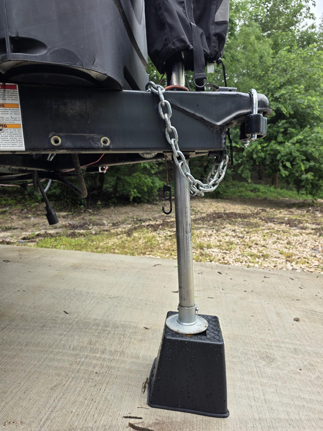 VEVOR Trailer Jack Block, 6000 lbs Capacity per RV Leveling Block, Polypropylene RV Camper Stabilizer Blocks, RV Travel Accessories Use for Any Tongue Jack, Post, Foot, 5th Wheels, 4-Pack customer photo 2