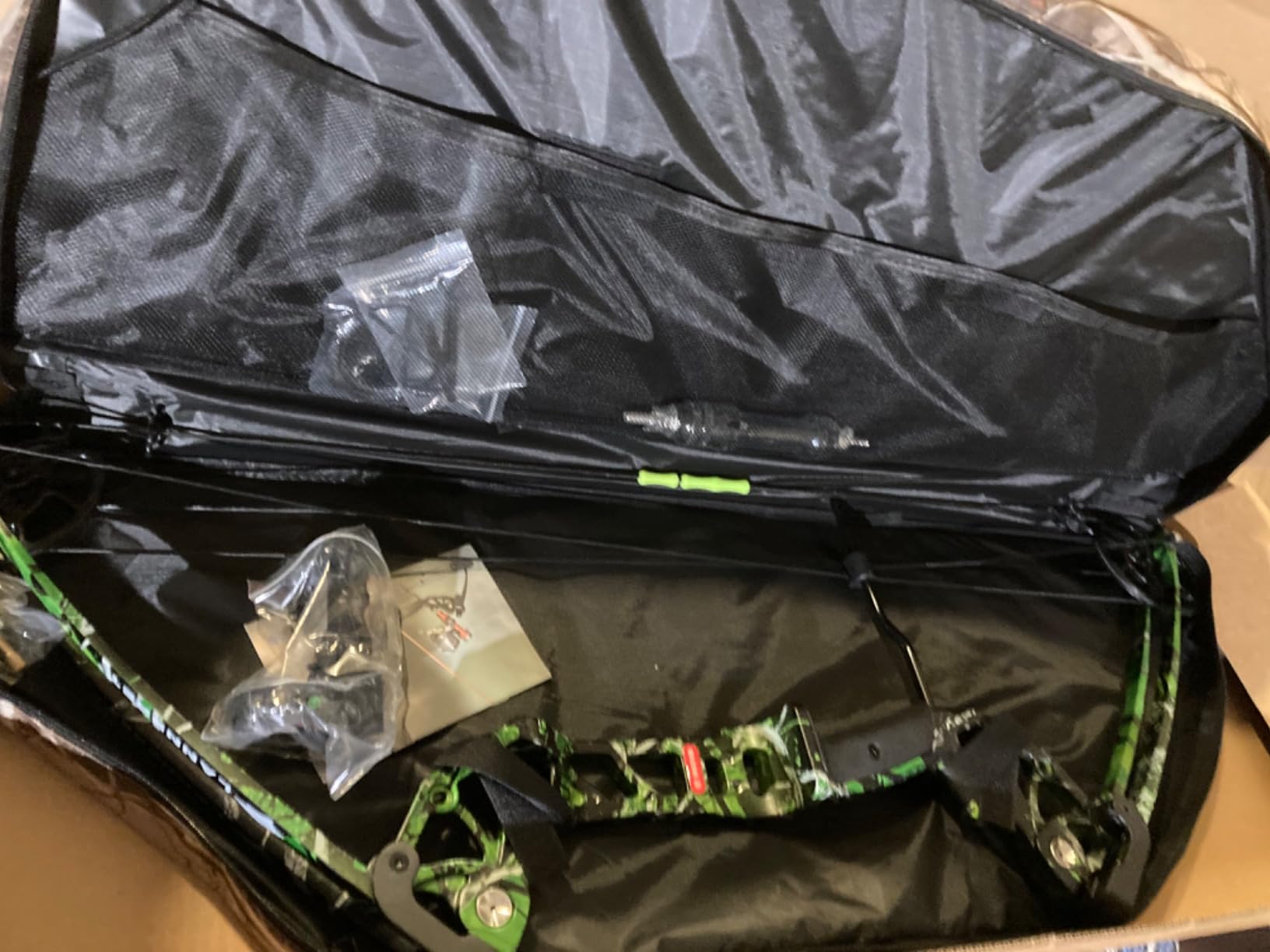 Bowfishing Bow Kit with 3 Arrows 15-45 LBS Draw Length 18