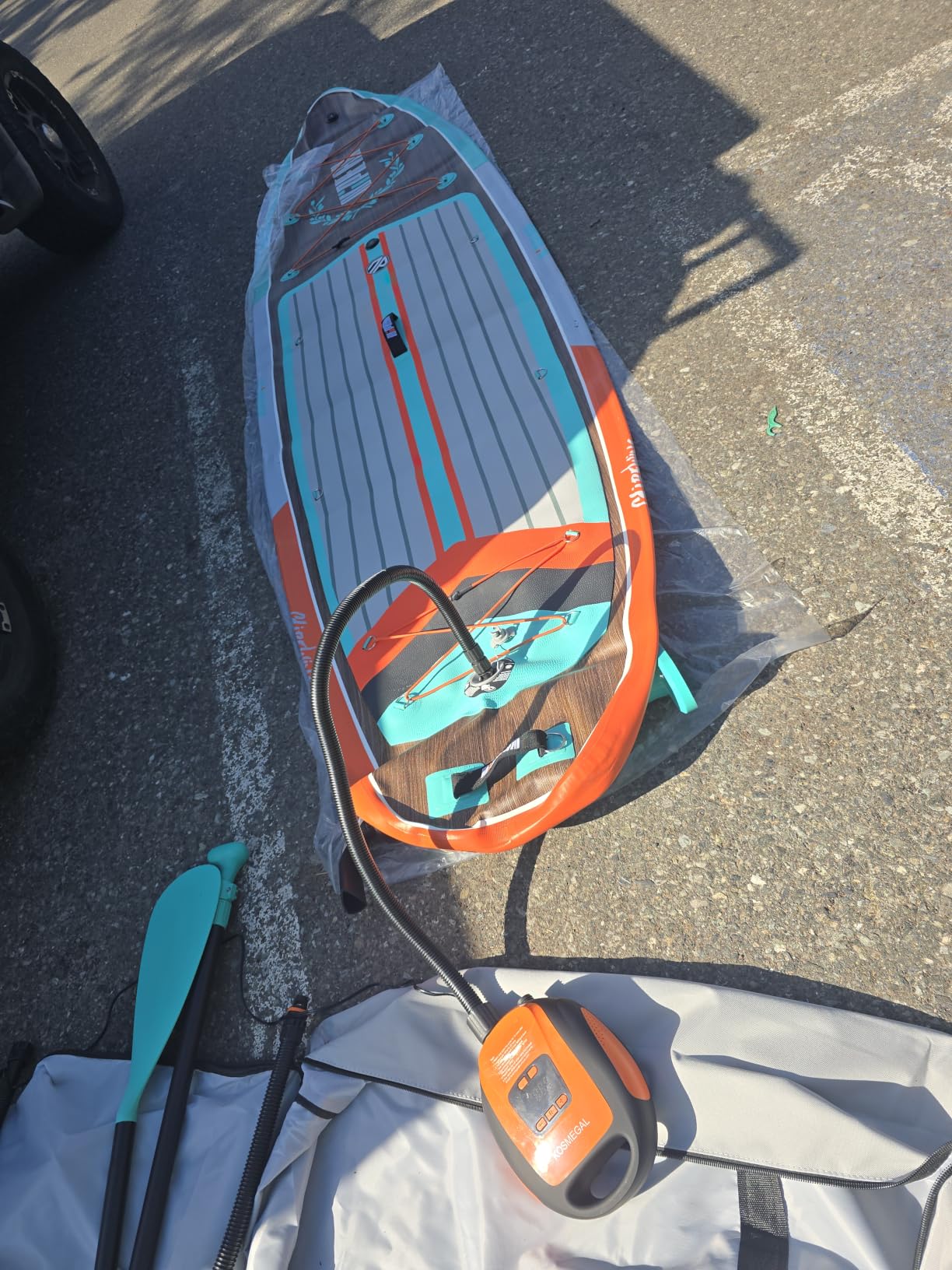 Paddle Board Pump Electric Portable, KOSMEGAL SUP Pump for Paddleboard, Professional 20PSI Air Compressor with Auto-Off, Deflation Function and 12V DC Car Connector for Inflatables, Kayaks and Boats customer photo 1