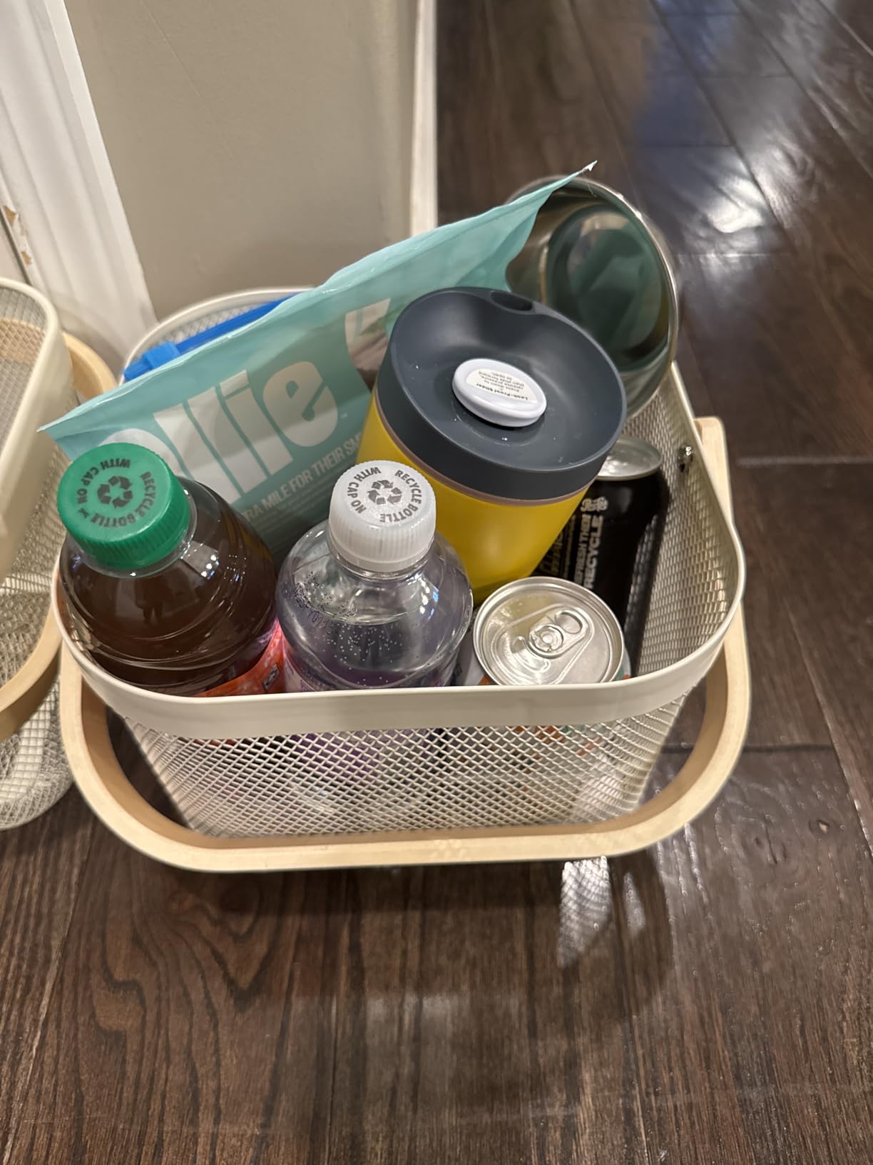 Cheardia 2 Pack Picnic Baskets, Metal Mesh Harvest Basket with Foldable Wooden Handle, Rectangle Garden Storage Basket Bin customer photo 2