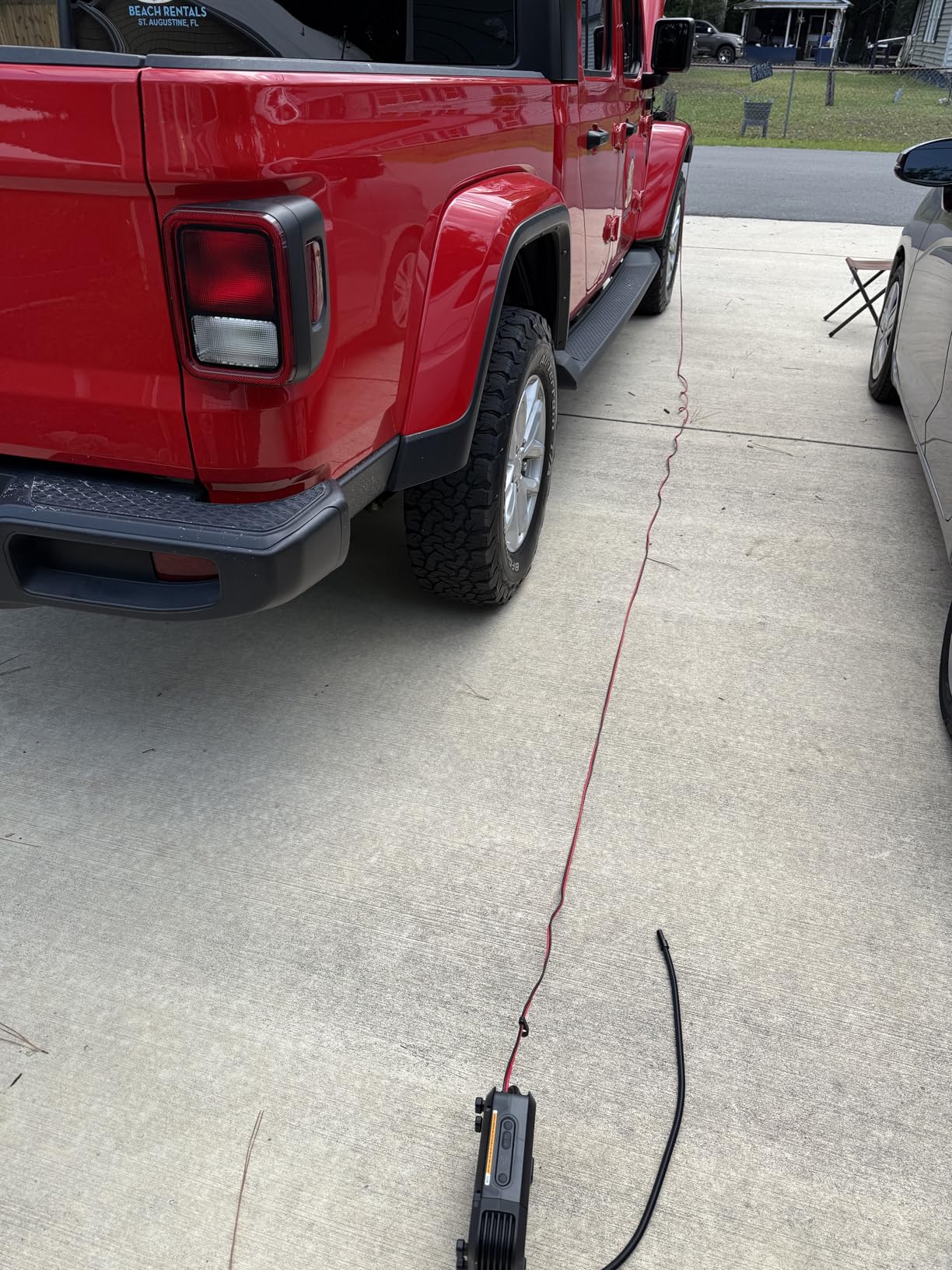 NOCO AIR20 12V Portable Tire Inflator & Air Compressor, Inflates 0-40 PSI in 2.5 Minutes, 100 PSI, Battery Clamps, Tires up to 35 Inches customer photo 1