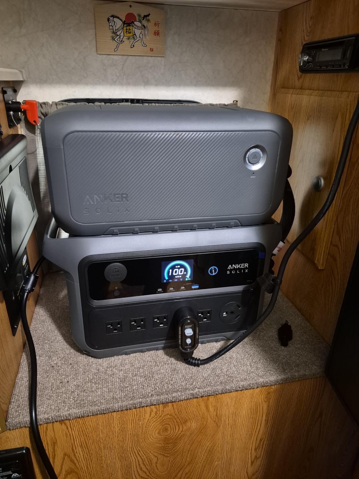 Anker Portable Power Station SOLIX C300, 288Wh LiFePO4 Backup Battery, 300W Solar Generator, 140W Two-Way Fast Charging, For Camping, Hunting, Travel, Blackout & Emergencies (Solar Panel Optional) customer photo 2