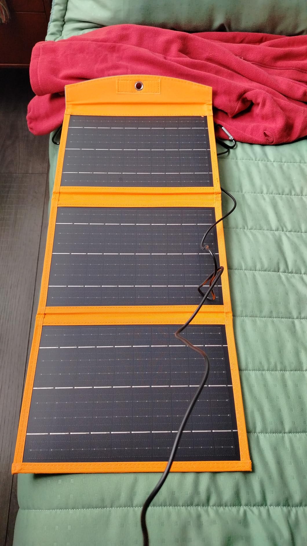 SOLUPUP Solar Panels 30W Portable Foldable Solar Charger with 5V USB-A and USB-C Fast Charging Compatible with iPhone, iPad, Samsung, Power Banks, IPX5 Waterproof Perfect for Camping, Hiking, Outdoor customer photo 1