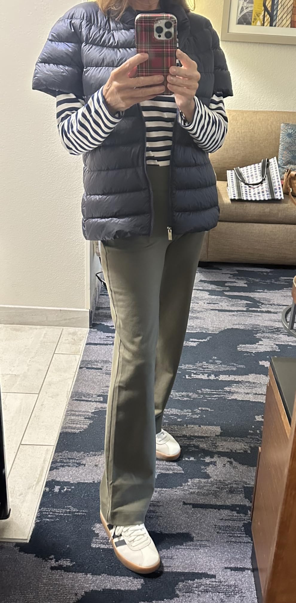 Martha Stewart Women's Quilted Down Puffer Vest, Lightweight Short Sleeve Jacket with Pockets, Warm Winter Coat customer photo 1