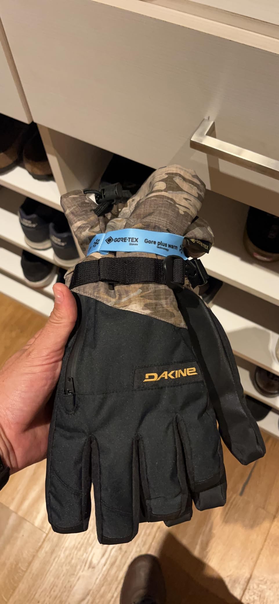 Dakine Mens Titan Gore-Tex Snow Glove customer photo 1