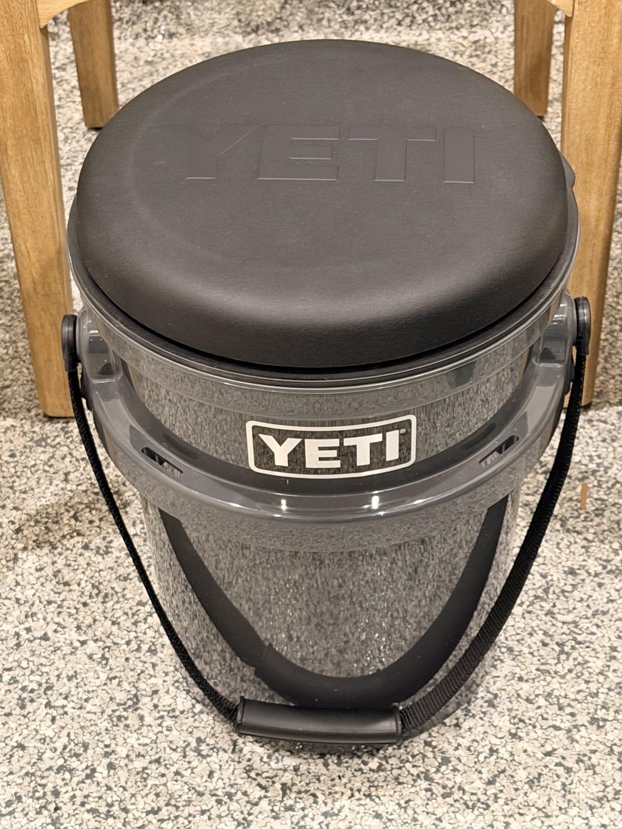 YETI 5 Gallon LoadOut Bucket 360-Degree Swivel Seat, Heavy Duty Foam Cushion for Dove/Duck Hunting, Fishing, Baseball, Gardening and Camping customer photo 1