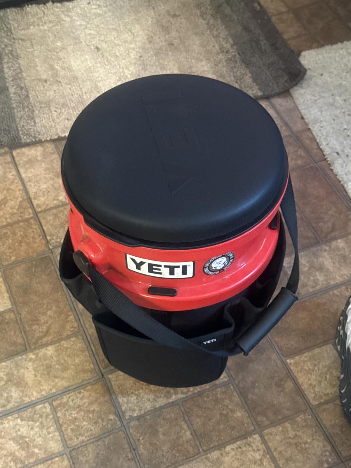 YETI 5 Gallon LoadOut Bucket 360-Degree Swivel Seat, Heavy Duty Foam Cushion for Dove/Duck Hunting, Fishing, Baseball, Gardening and Camping customer photo 2