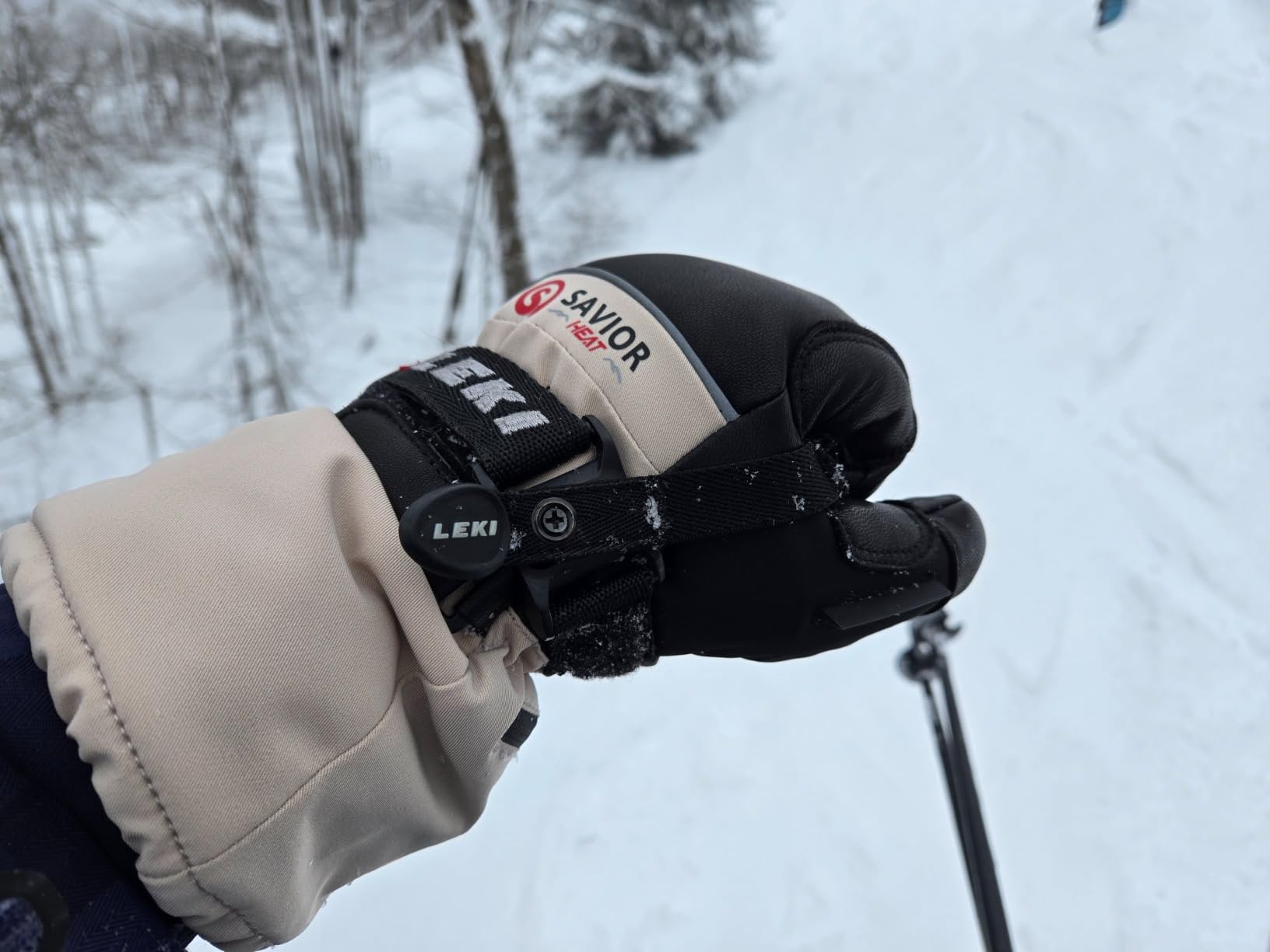 SAVIOR HEAT Heated Gloves for Men Women 2.0, App Electric Rechargeable Ski Gloves with 3M Thinsulate, PD 20W Fast Charging & 12H Runtime, Waterproof Goatskin Skiing Motorcycle Outdoor customer photo 1