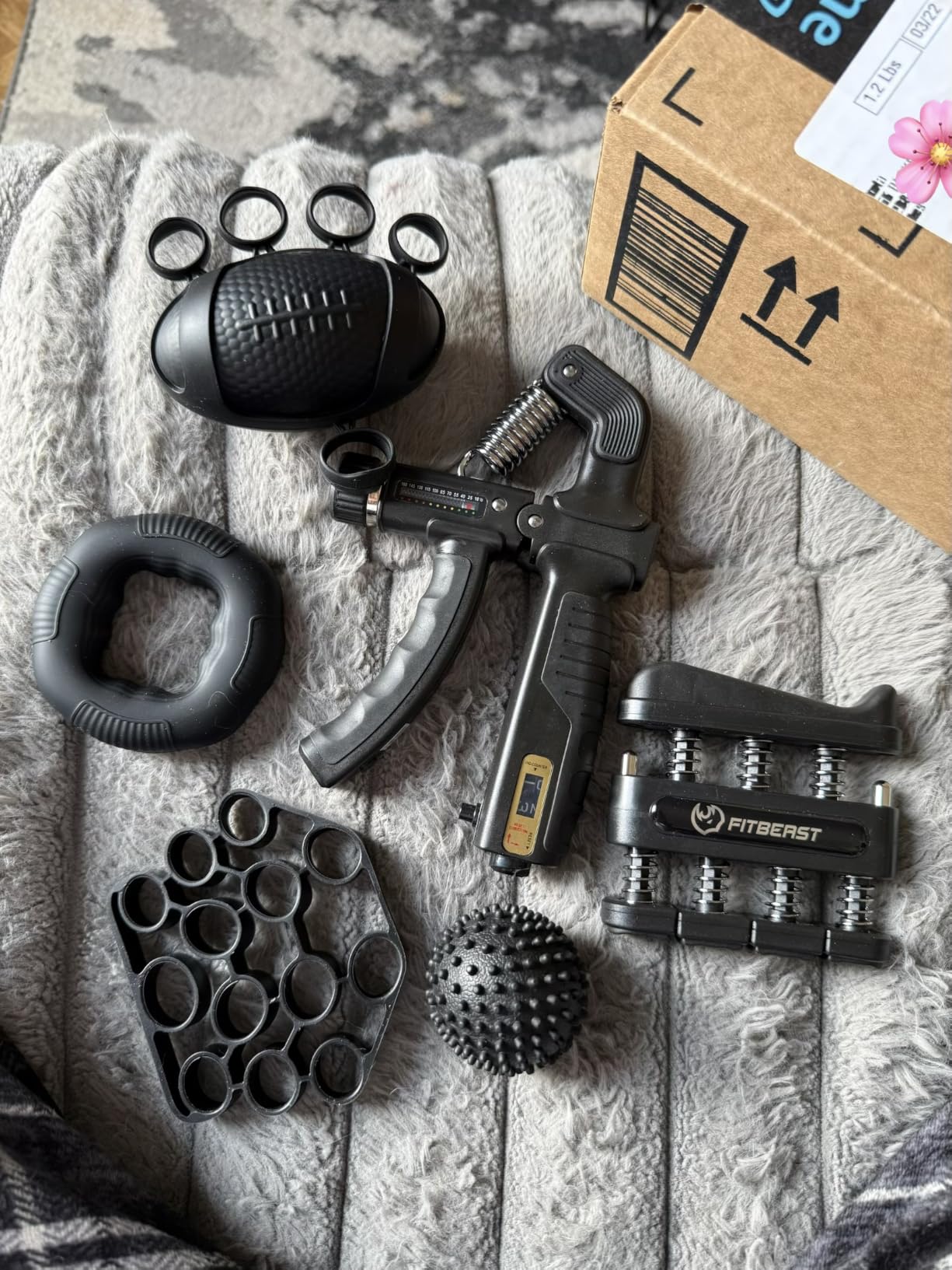 FitBeast Grip Strength Trainer, Hand Gripper Strengthener Kit - 6 Pack with Adjustable Resistance Forearm Strengthener, Forearm Exerciser and Massage Balls for Hand Therapy, Grip Training customer photo 1