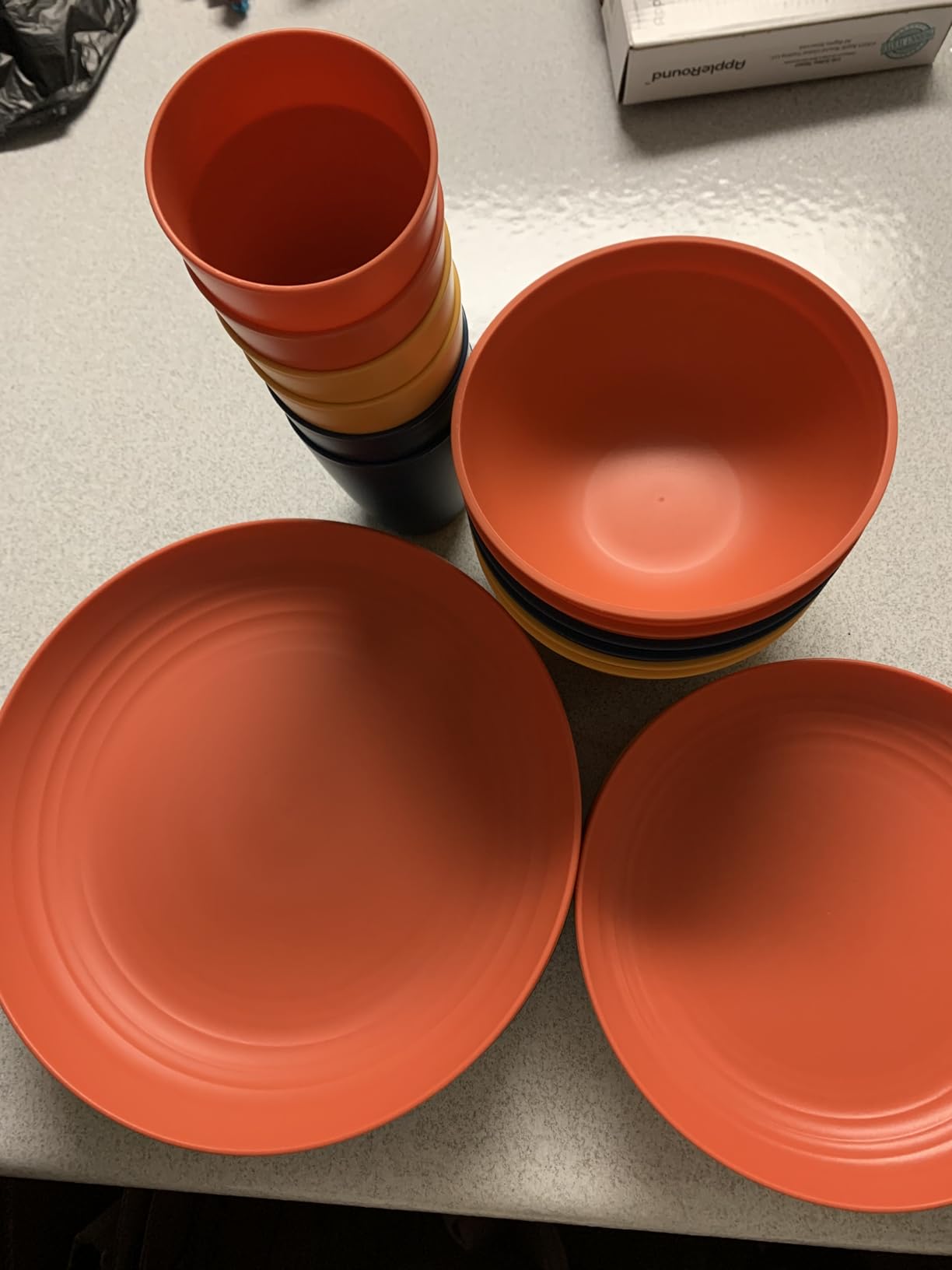 Quatish 24 Piece Plates and Bowls Sets for 6, Unbreakable Dinnerware Sets, Dish Set for Camping, Dishwasher Microwave Safe, Outdoor Kitchen and Apartment Dorm Dinning RV Essentials, Black customer photo 2