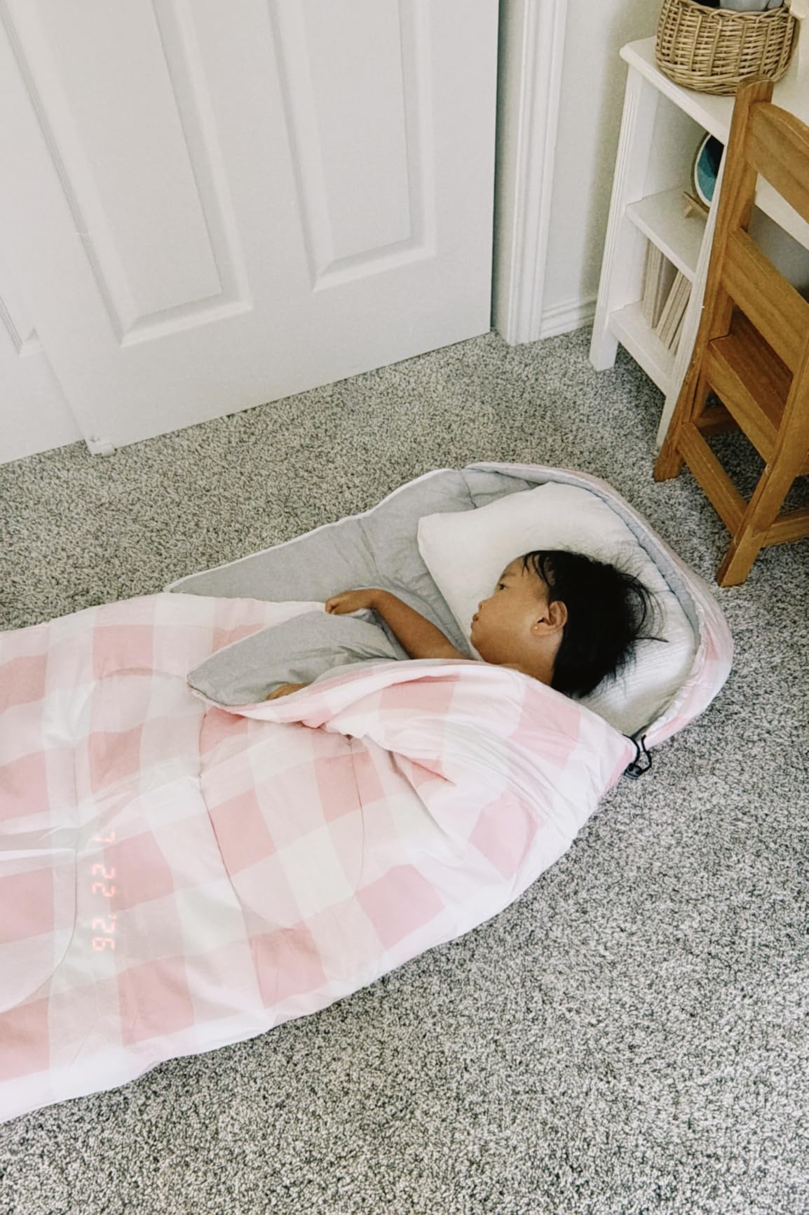 Wake In Cloud - Kids Sleeping Bag for Boys Girls Toddlers, Camping in Warm Cold Weather, Backpacking Lightweight Compact Outdoor Liner for 3 Seasons, Gingham Plaid customer photo 1