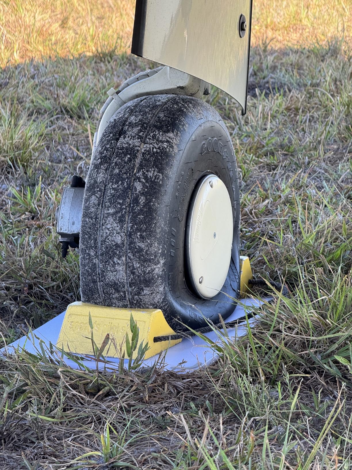 NOCO Air AL5 12V Cordless Tire Inflator & Portable Air Compressor, 130 PSI customer photo 2