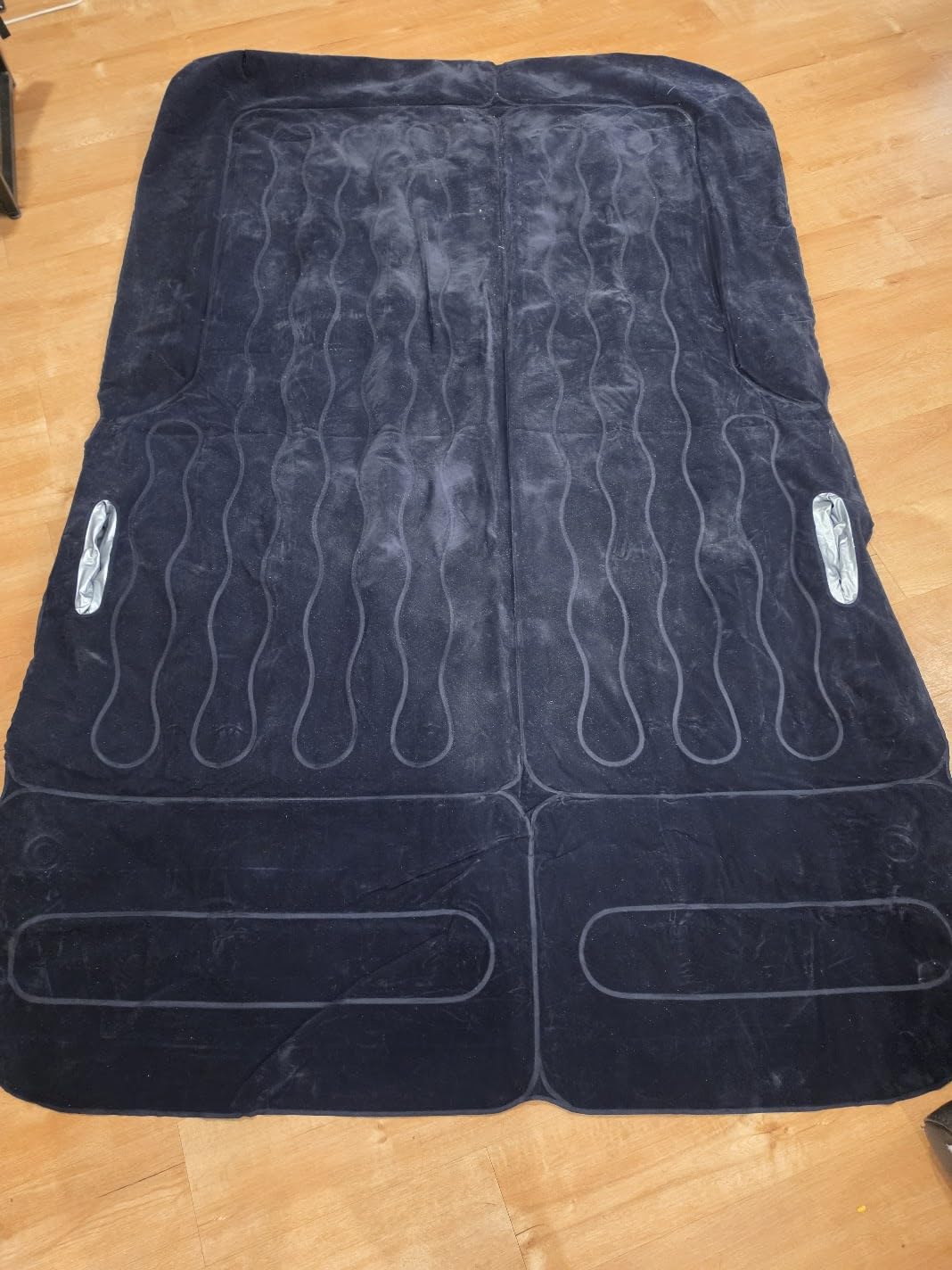 Eooqi Inflatable Car Air Mattress for SUV, Sedan, Truck & Minivan, Back Seat Car Bed for Car Camping & Travel, Portable Mattress with earplugs, Window Screens, Eye Mask & Storage Bags customer photo 2