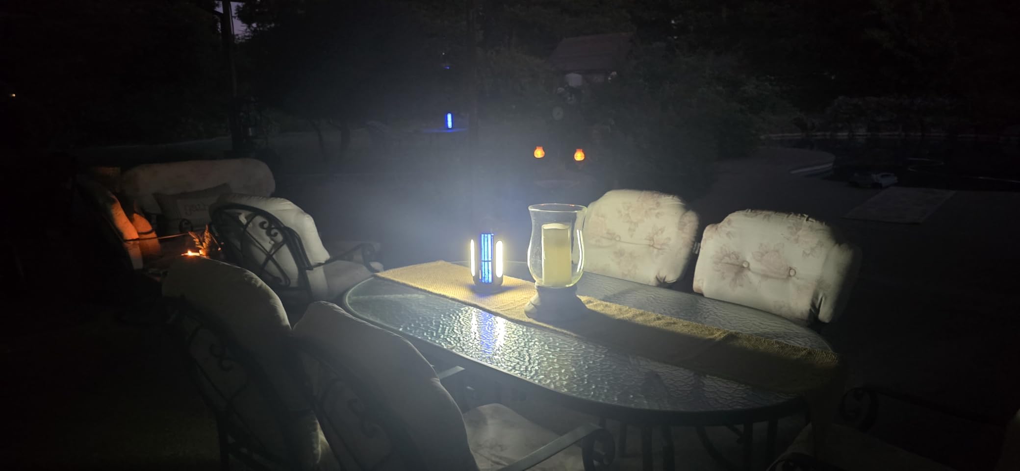 TYPEC Solar Bug Zapper, 3 Solar Charging Panels, 4200V Mosquito Zapper, Auto On/Off LED Light, IP67 Waterproof, USB-C & Solar Powered, Indoor Outdoor Insect Killer for Yard Patio Garden-Dark Gray customer photo 1