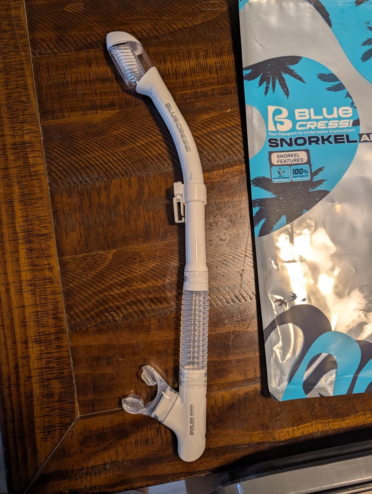 Cressi Adult Dry Snorkel with Splash Guard and Top Valve to Limit Water Entry - Pulse -Designed in Italy customer photo 1