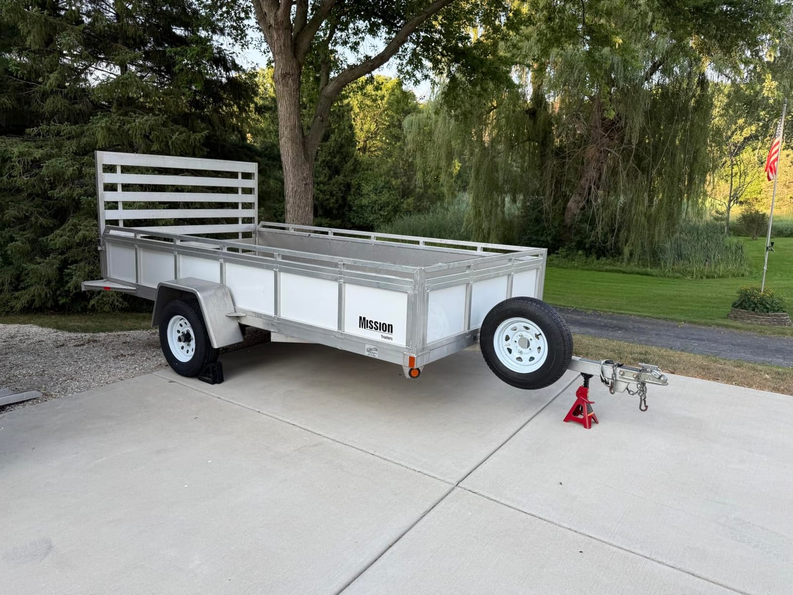 CE Smith, 27310G Heavy Duty Side Mount Spare Tire Carrier for Trailer, Holds 4 or 5 Lug Wheels up to 15 Inches customer photo 1