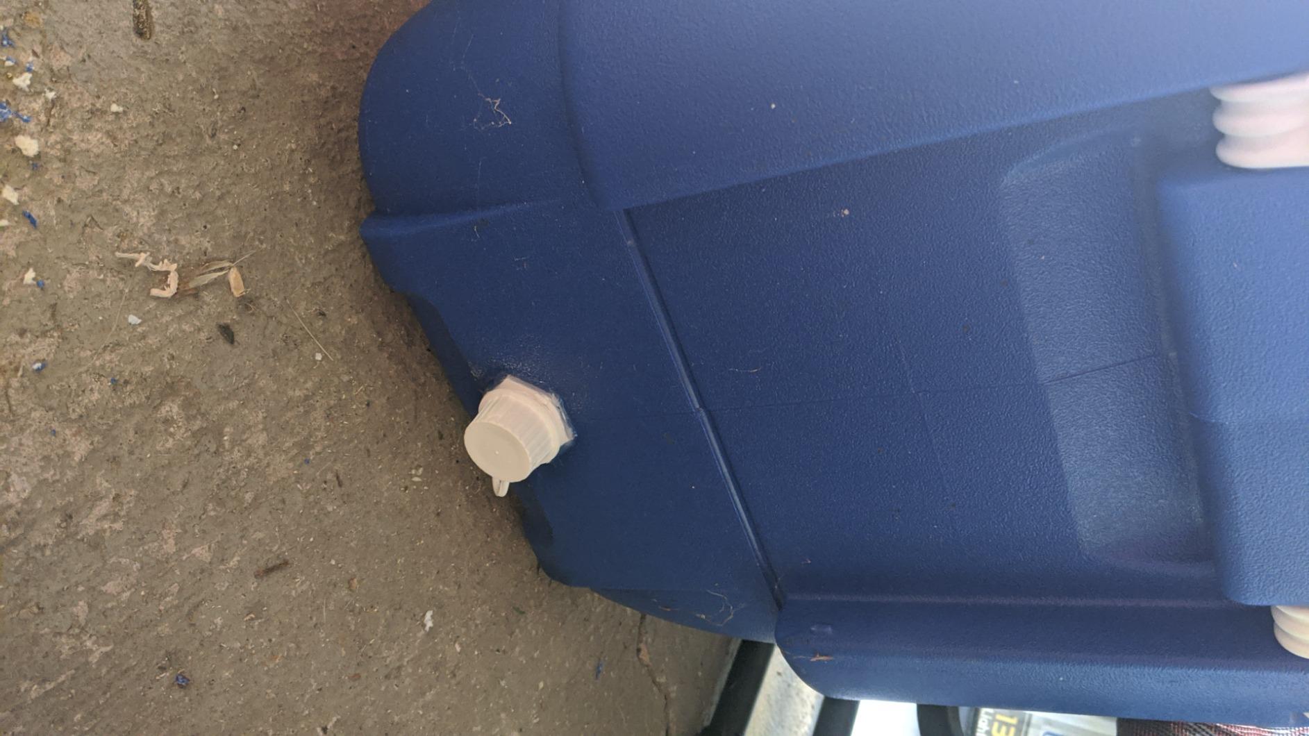 Igloo Replacement Threaded Drain Plug customer photo 2