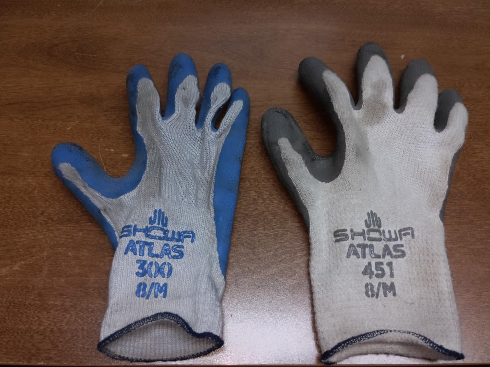 SHOWA Atlas 300 Original 1994 Crinkle Grip Work Gloves, for Construction, Landscaping, Gardening, & Masonry customer photo 2