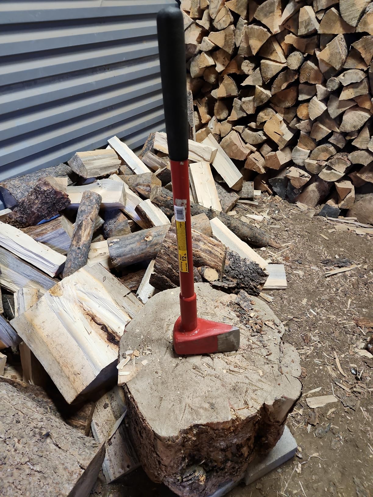 Truper 12 lb Splitting Maul, 27-Inch High-Strength Steel Handle, 9-Inch Non-Slip Cushion Grip, Heavy-Duty Professional Log Splitting Tool (Model TJ-12T / 35276) customer photo 2